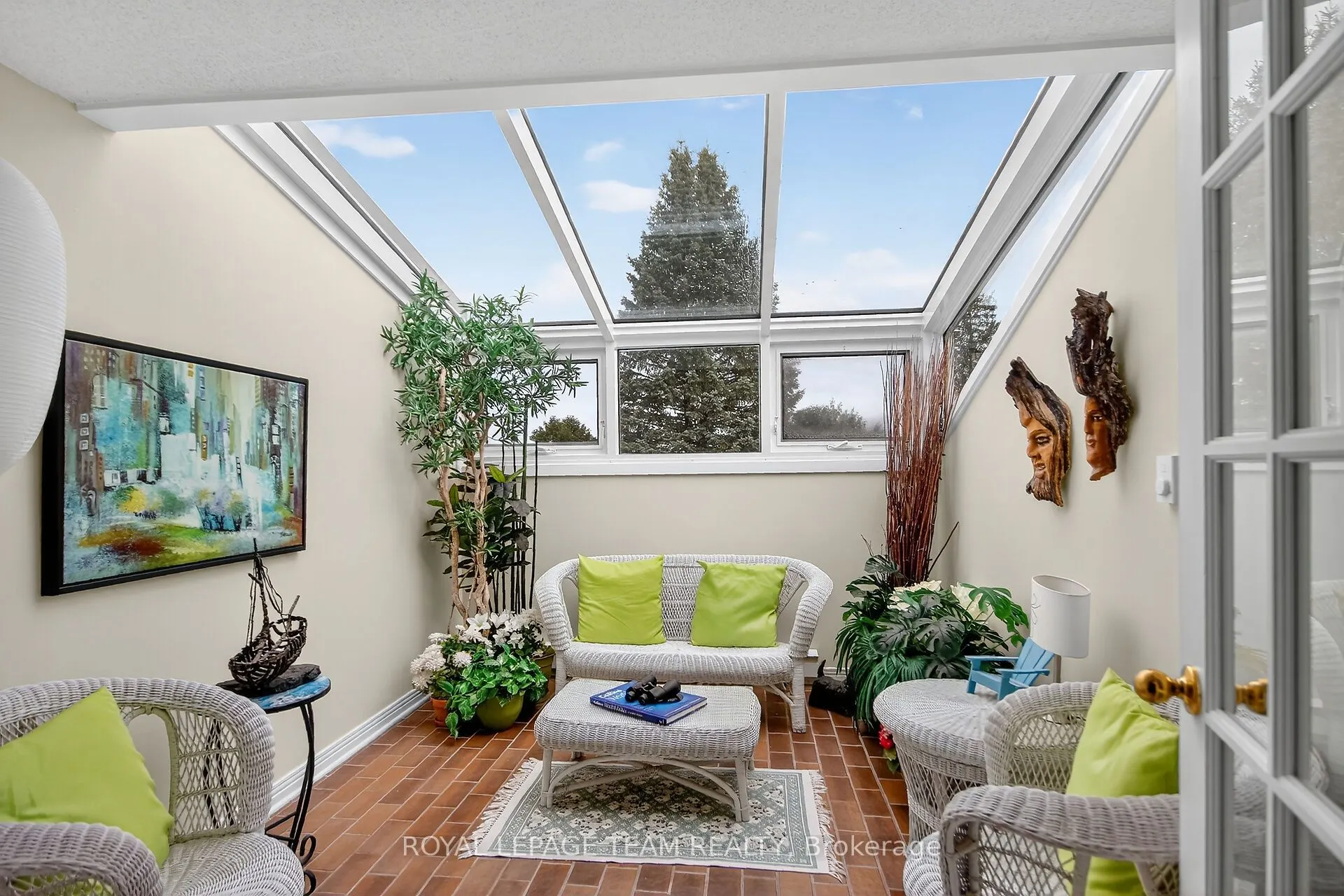 206 Stratas Court, #15