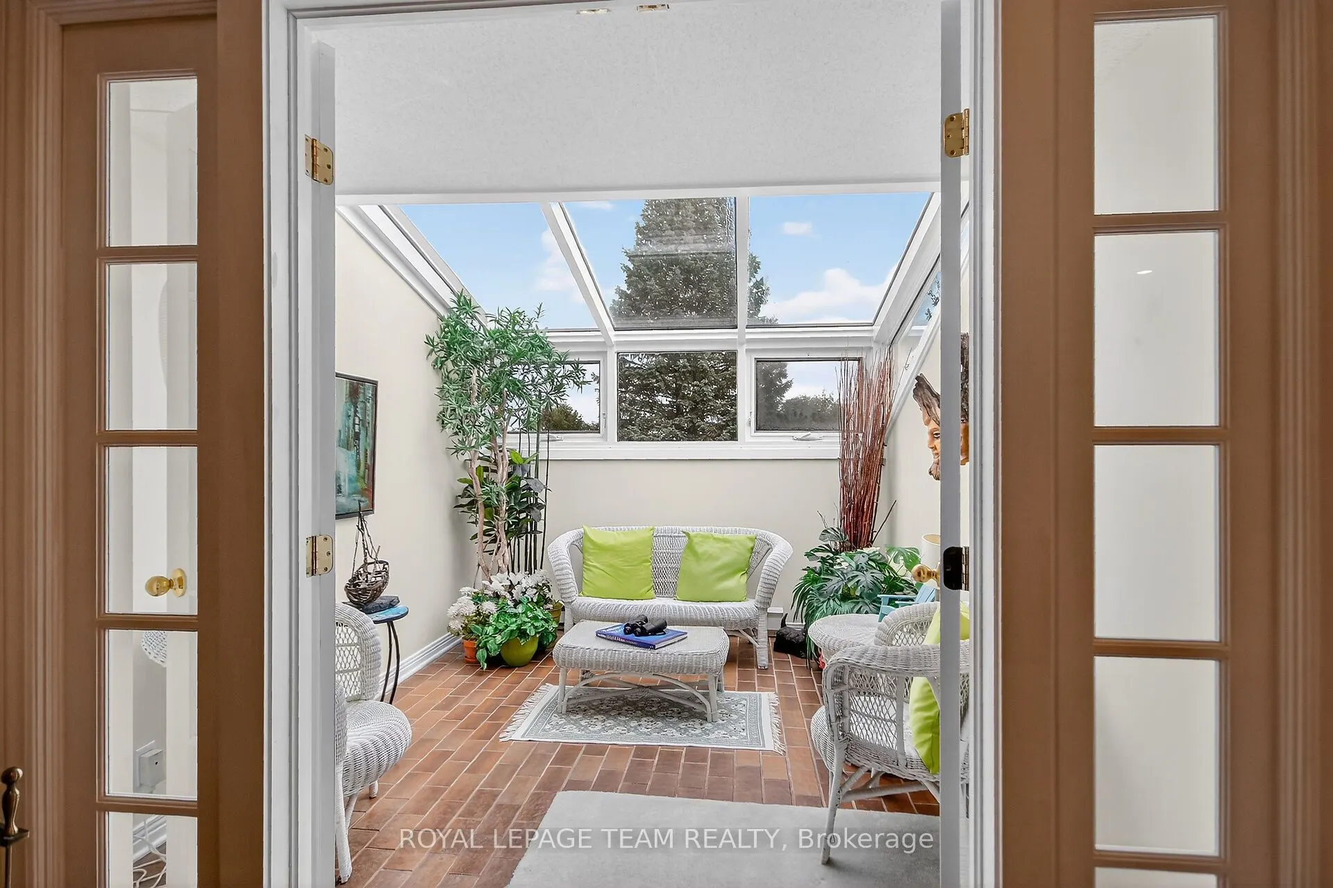 206 Stratas Court, #15