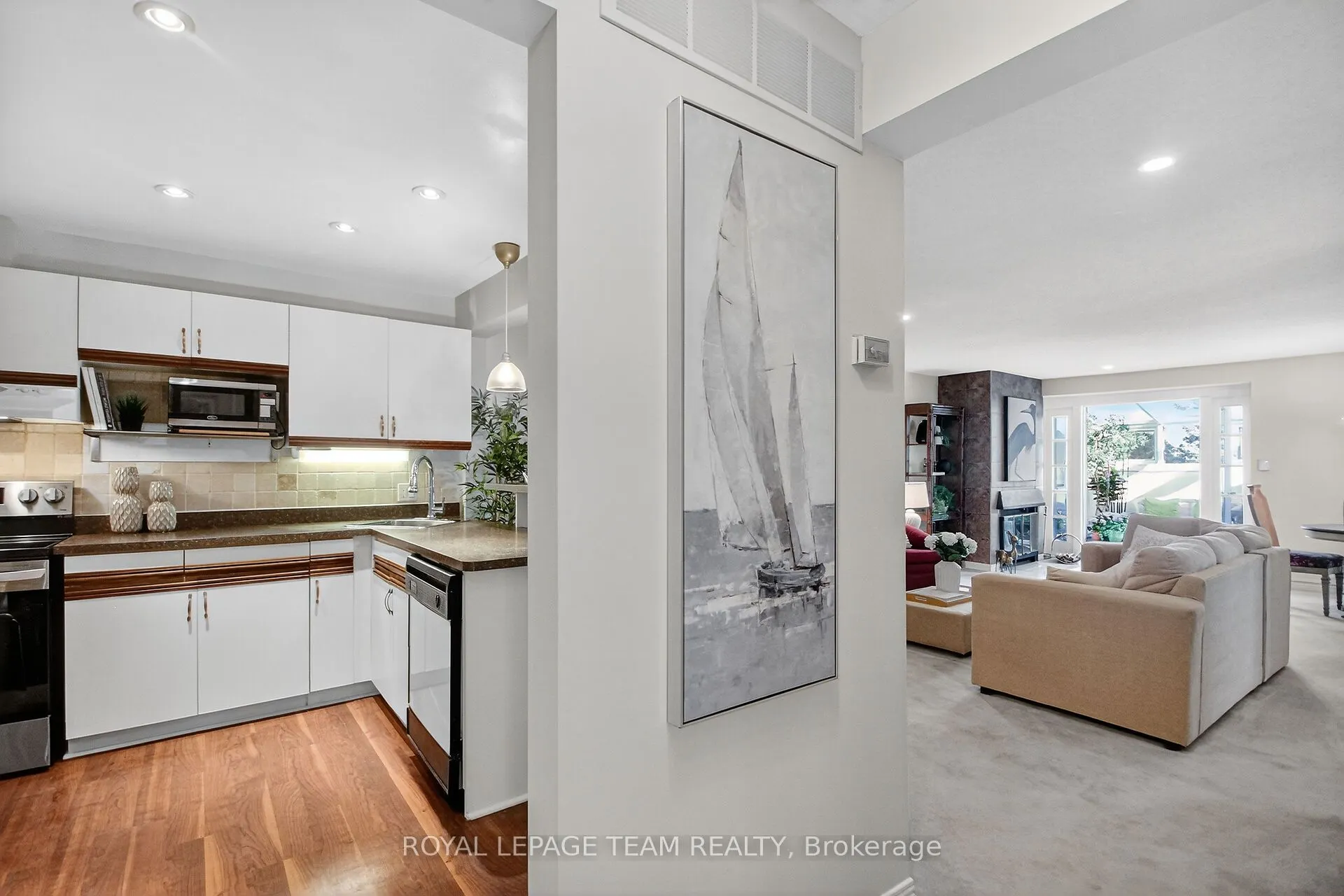 206 Stratas Court, #15