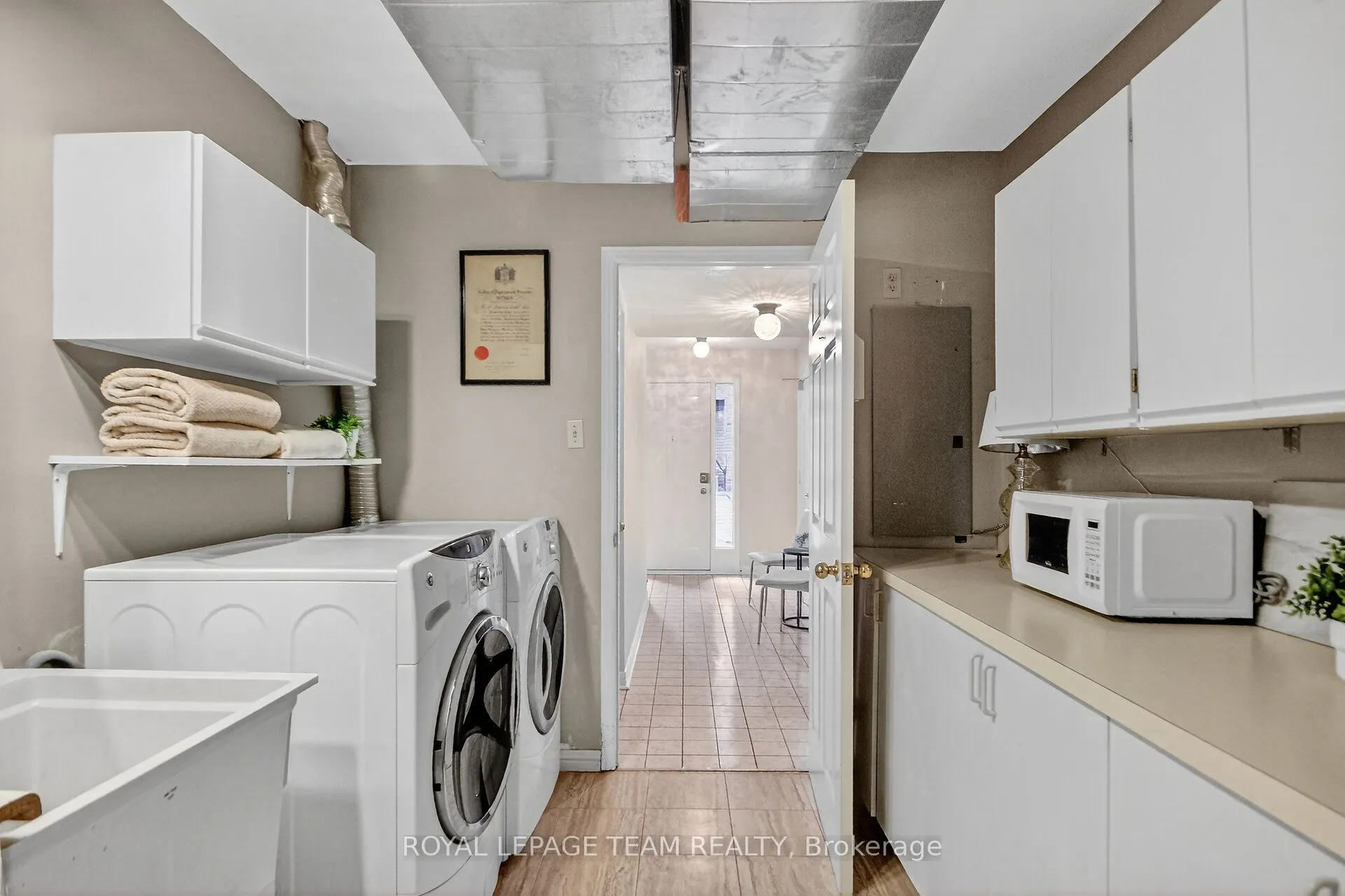 206 Stratas Court, #15