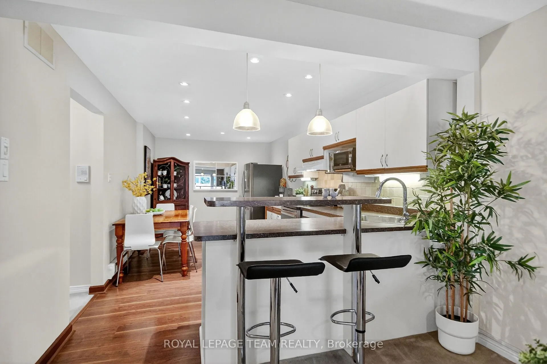 206 Stratas Court, #15