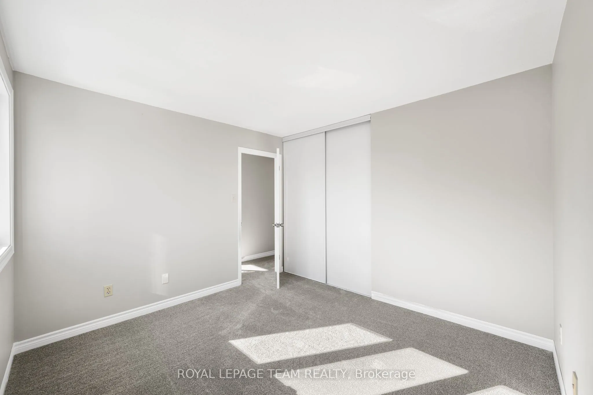 32 PEACOCK Crescent S