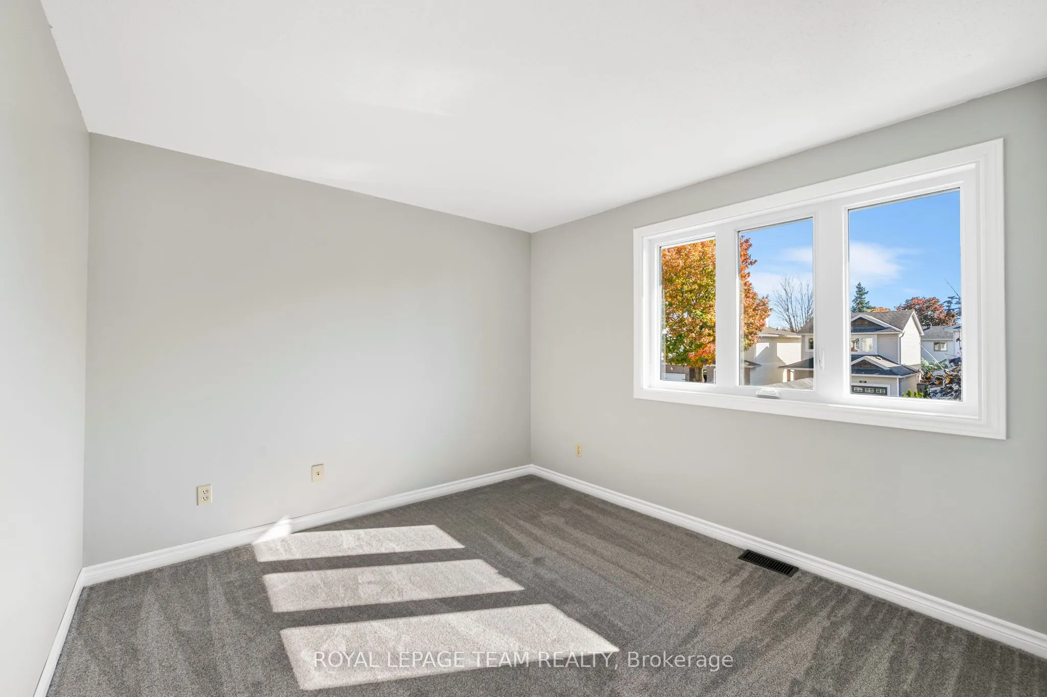 32 PEACOCK Crescent S