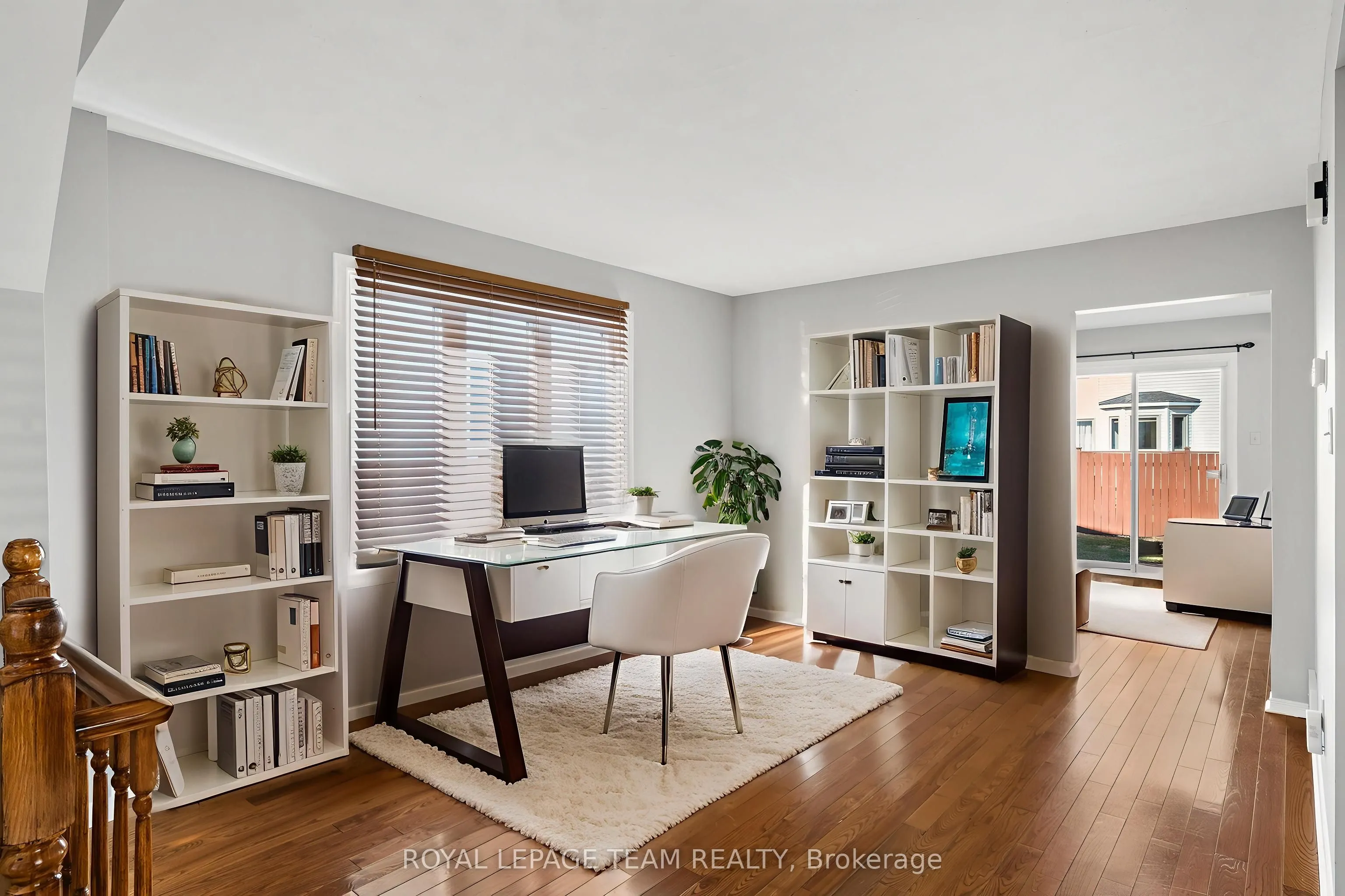 32 PEACOCK Crescent S