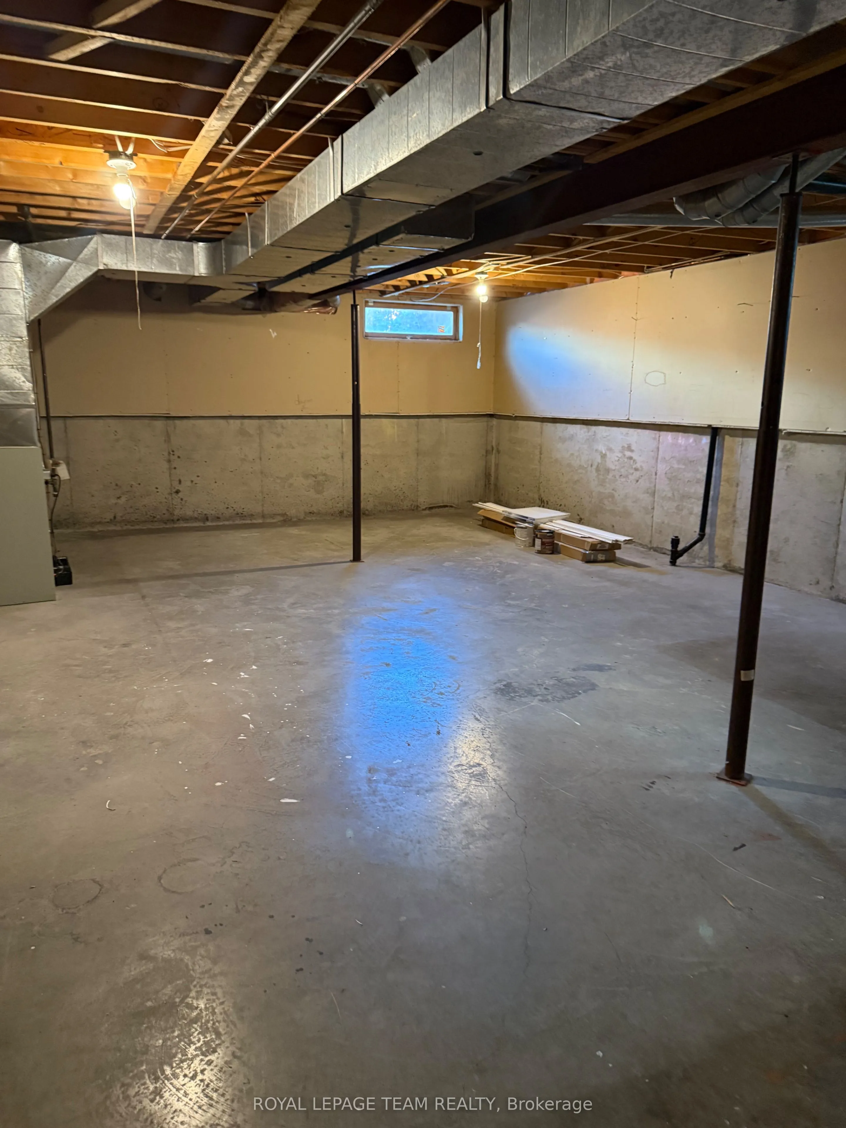 32 PEACOCK Crescent S