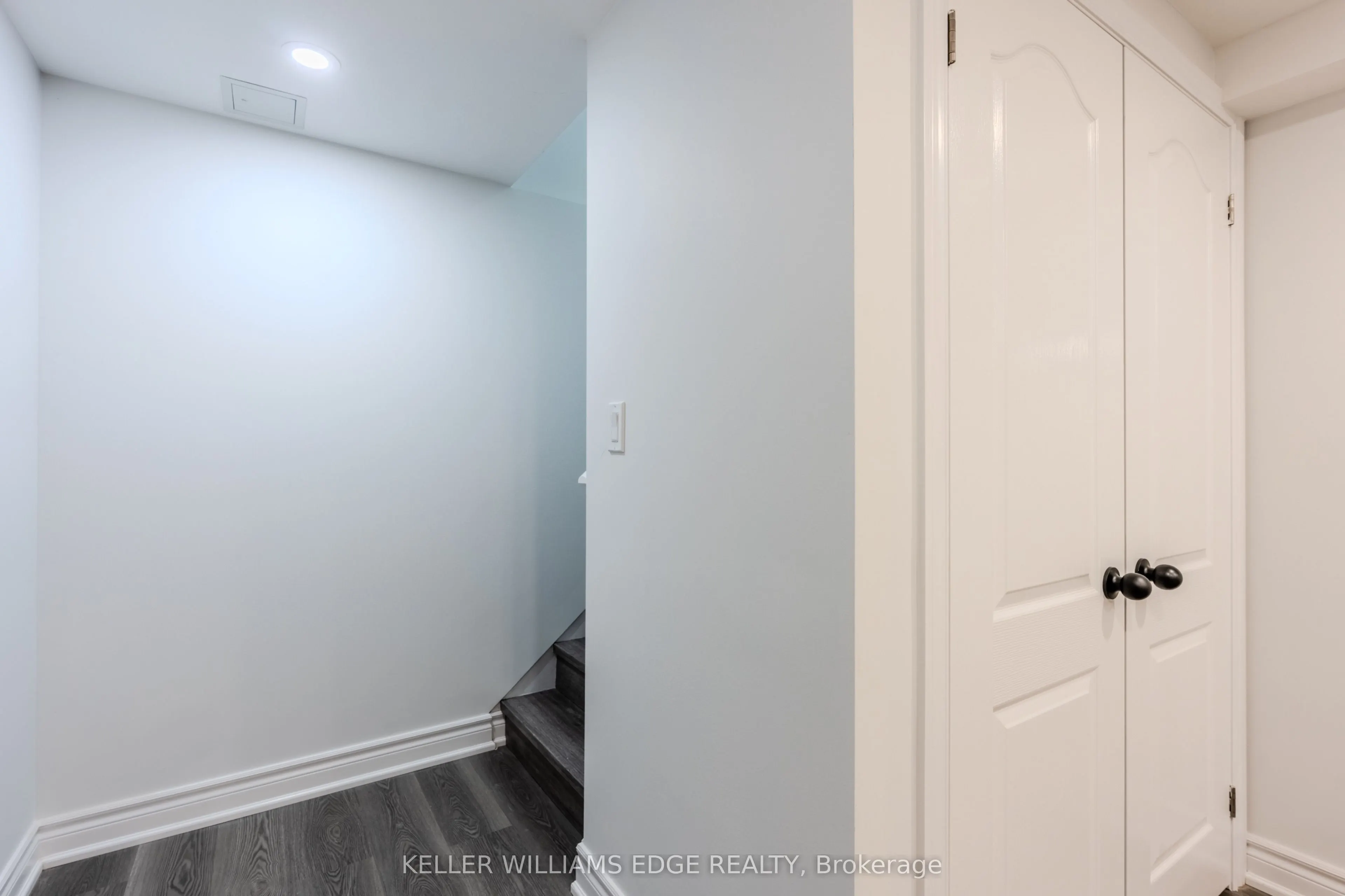 16 Doreen Court, #LOWER