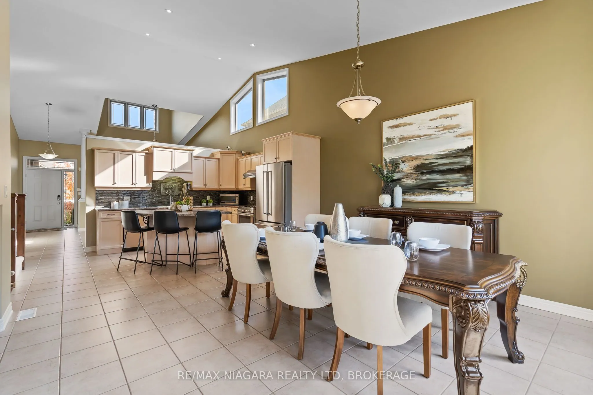 6877 Courtney Crescent