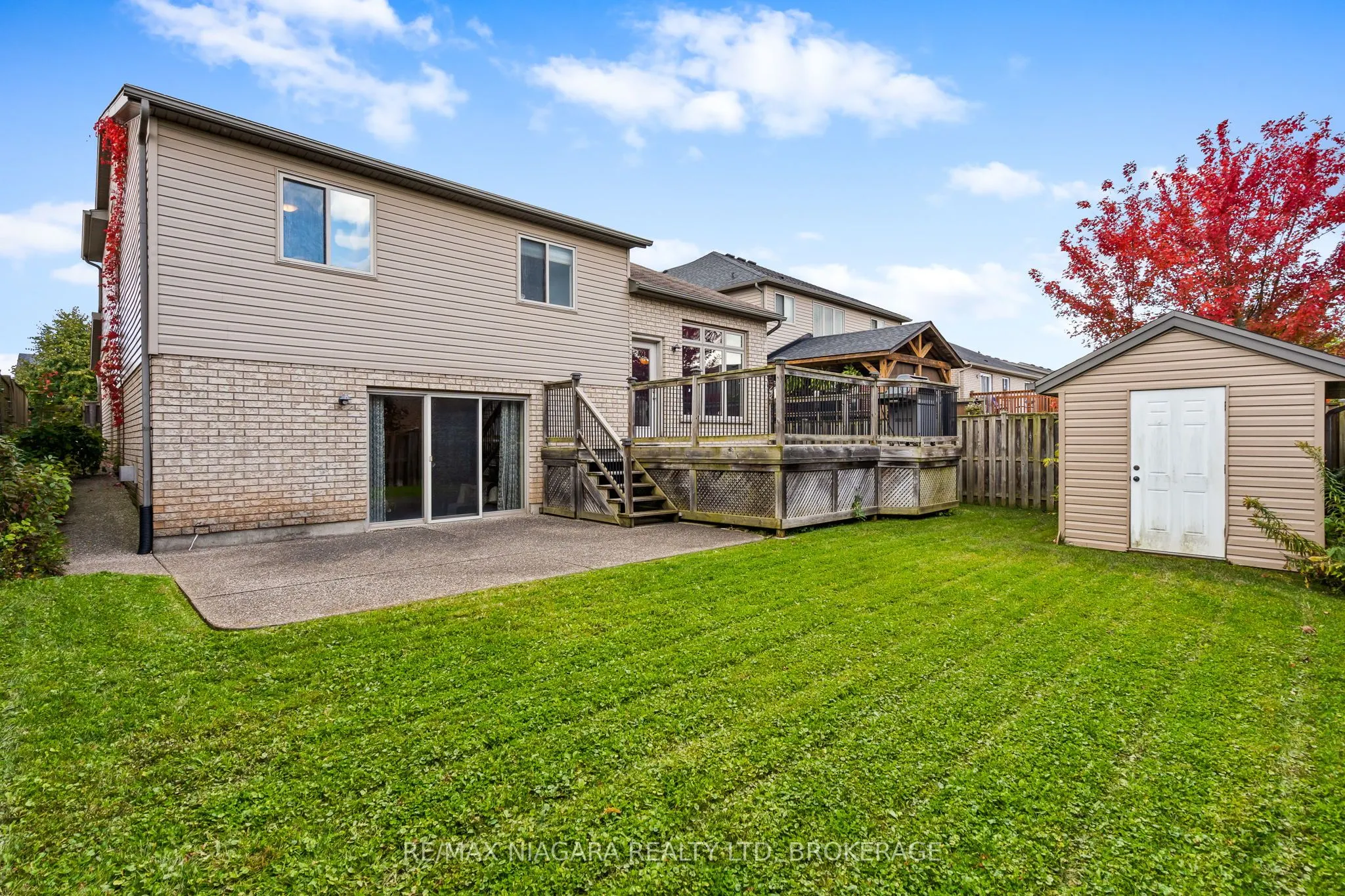 6877 Courtney Crescent