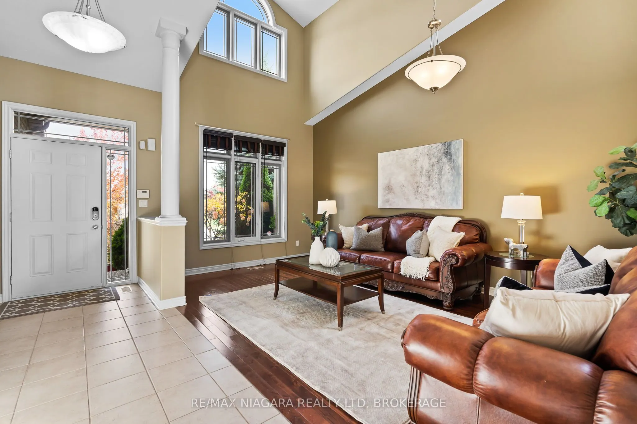 6877 Courtney Crescent