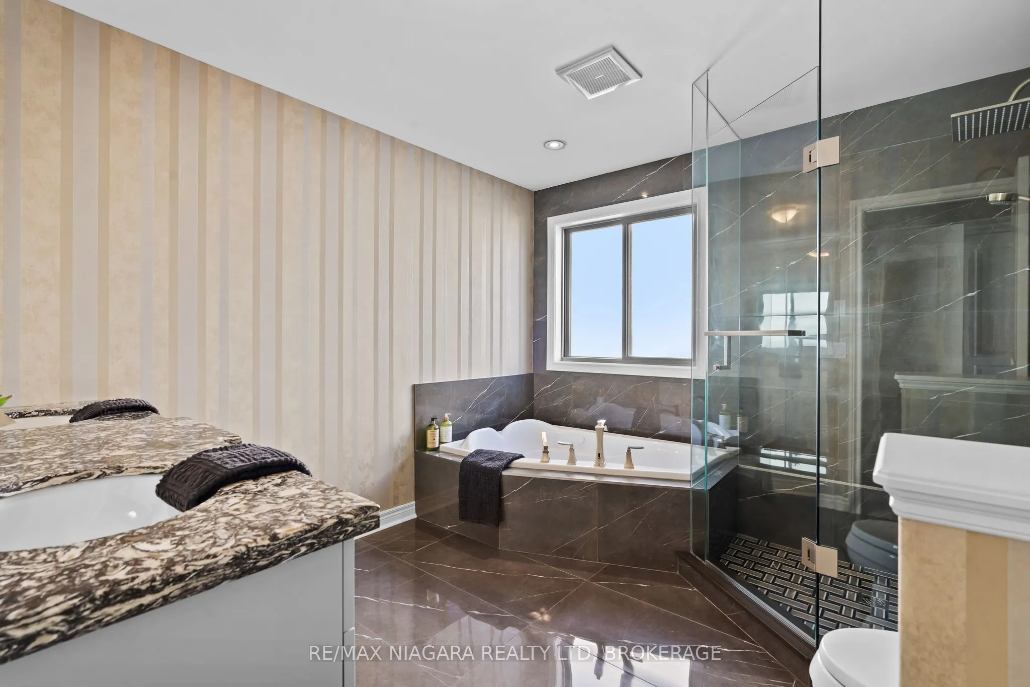 6877 Courtney Crescent