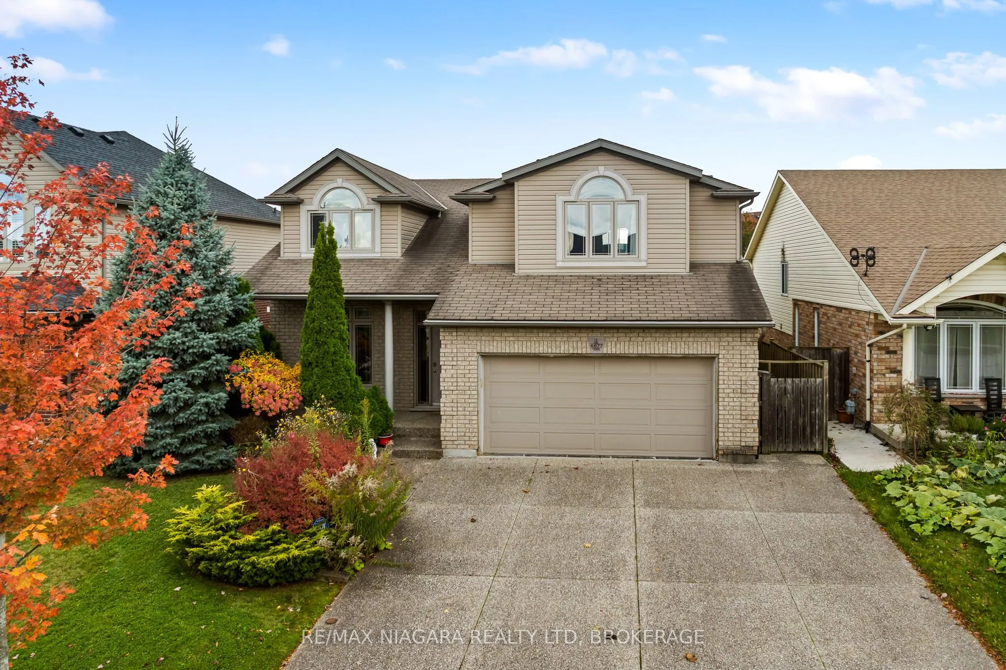 6877 Courtney Crescent