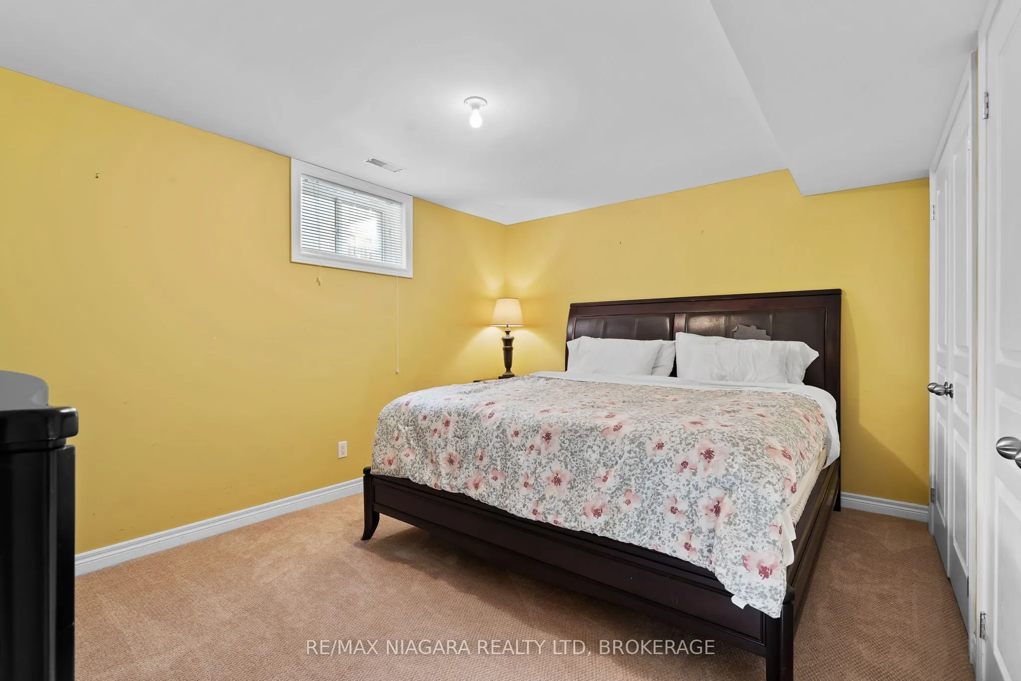 6877 Courtney Crescent