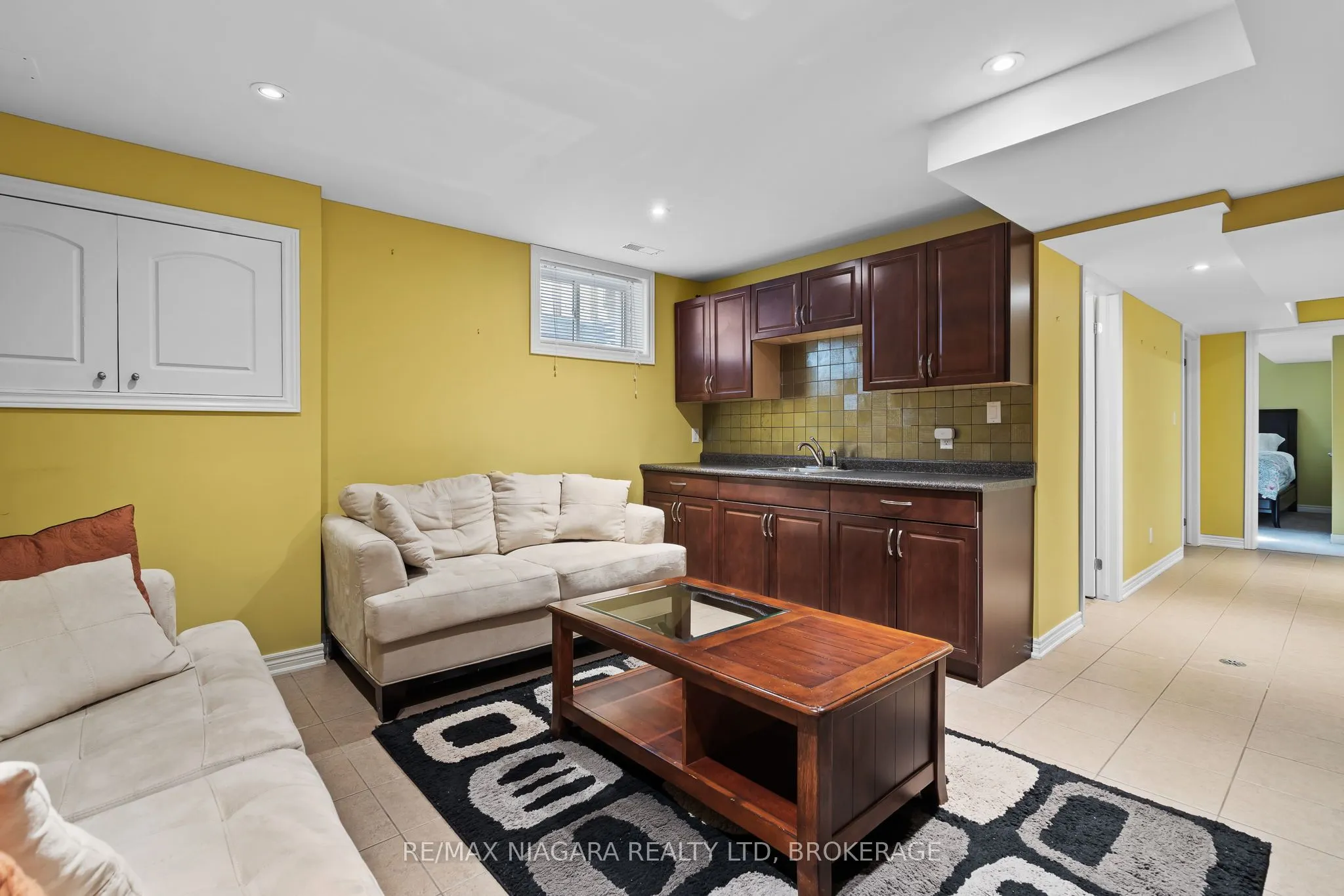 6877 Courtney Crescent