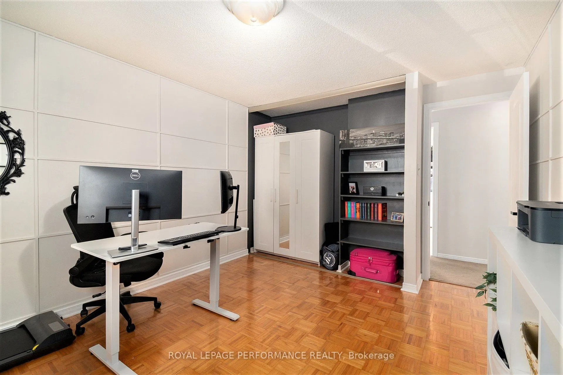 470 Rougemount Crescent