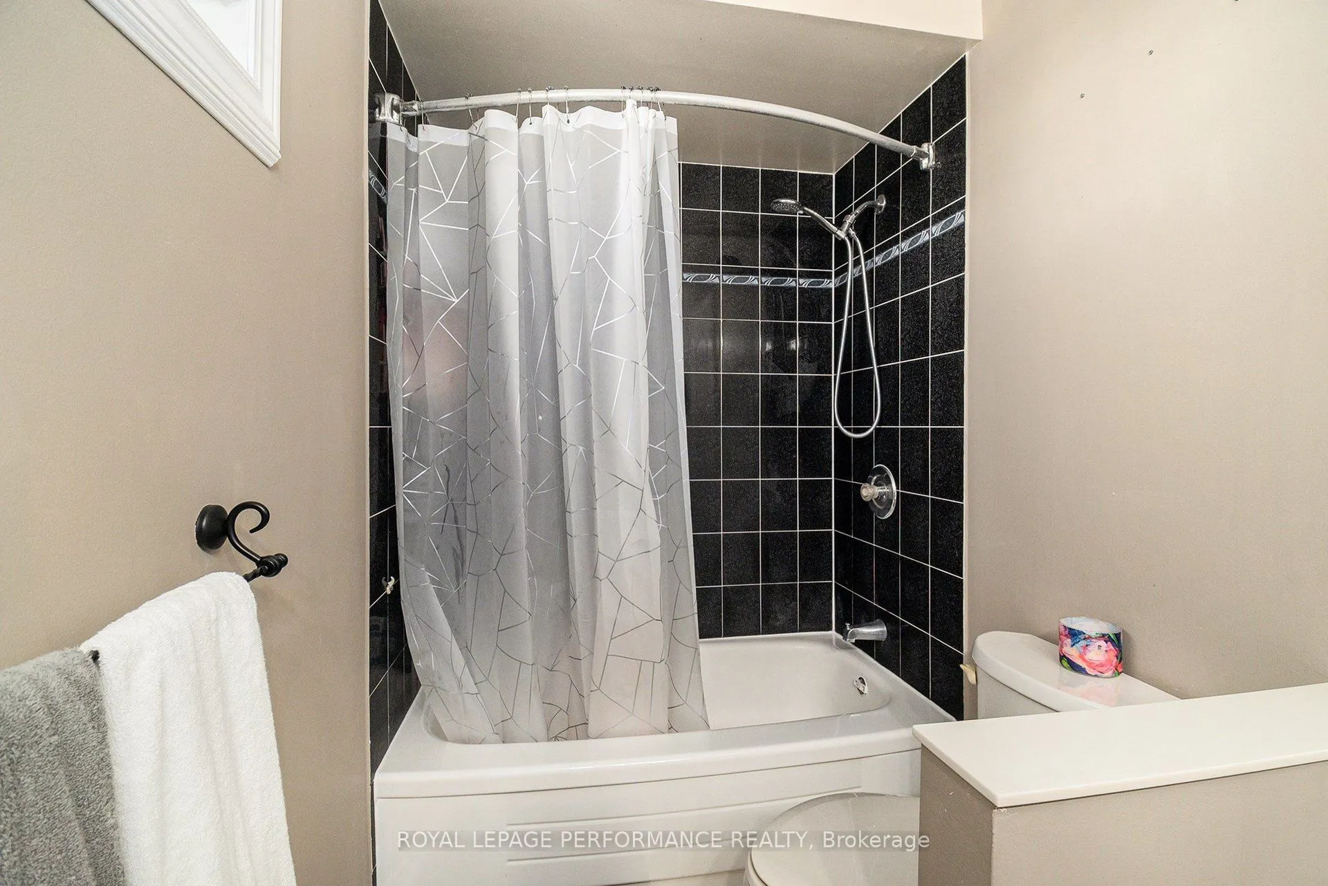 470 Rougemount Crescent