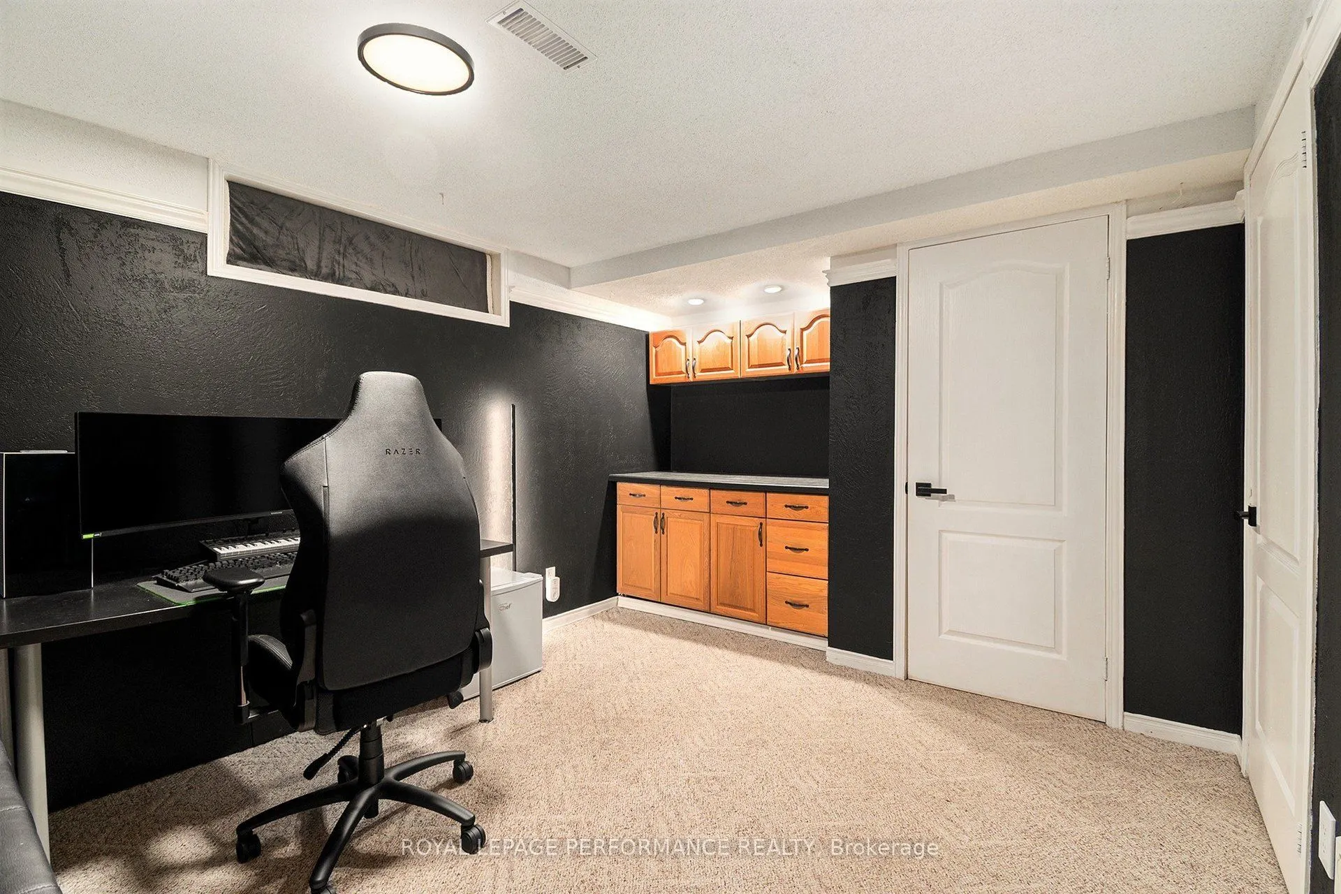 470 Rougemount Crescent