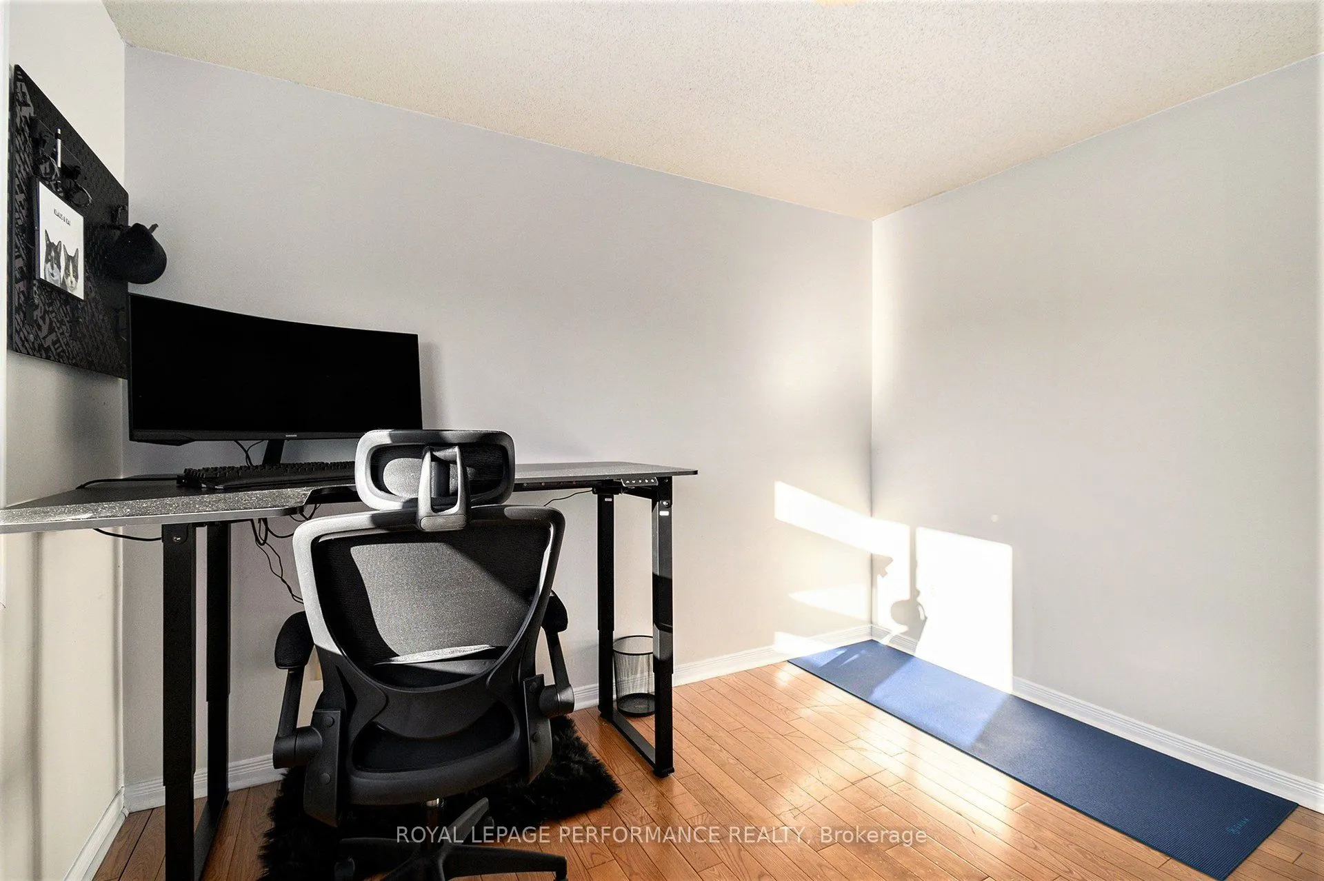 470 Rougemount Crescent