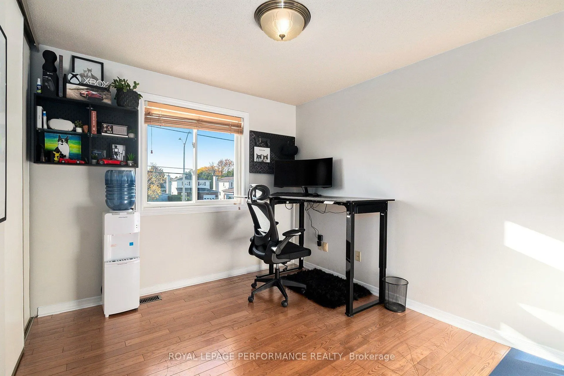 470 Rougemount Crescent