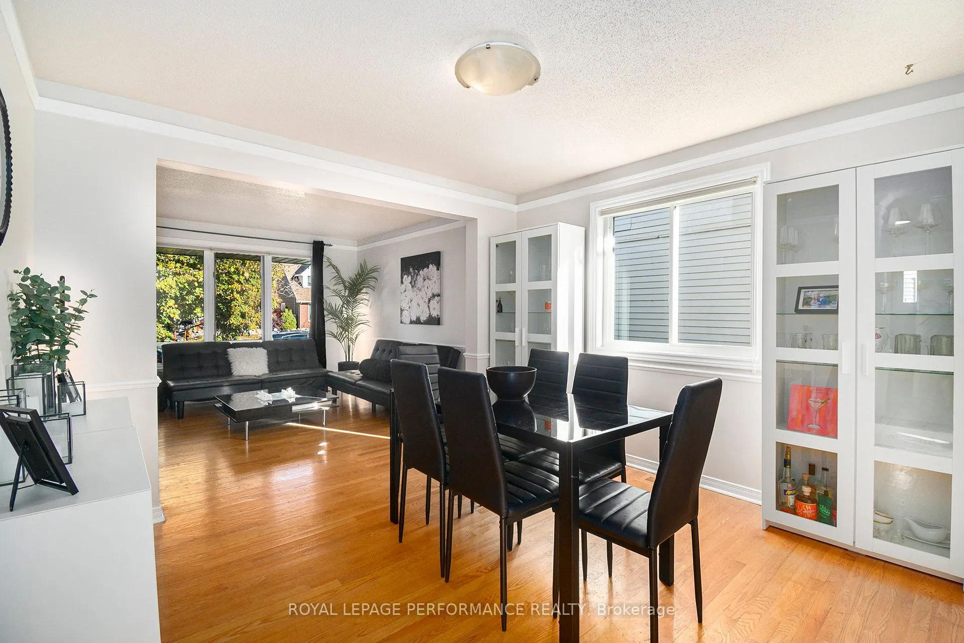 470 Rougemount Crescent