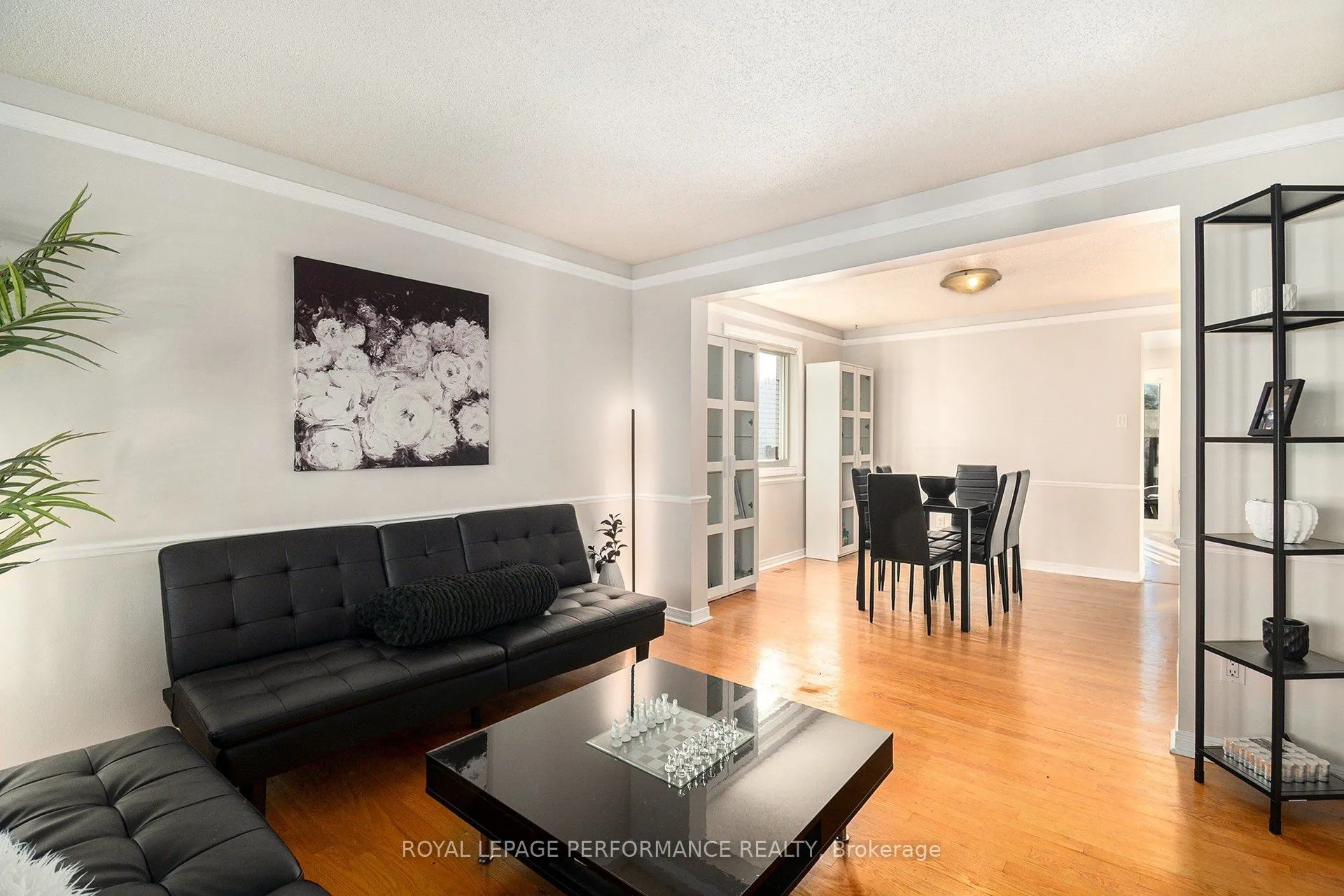 470 Rougemount Crescent