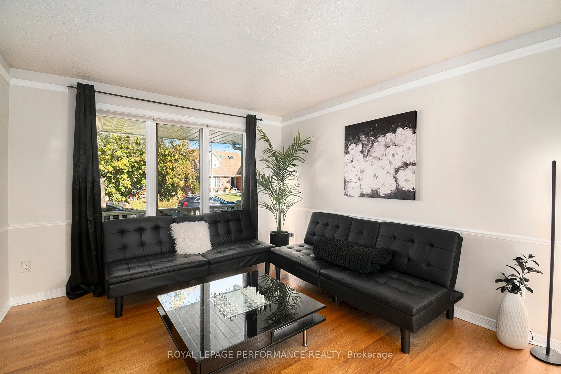 470 Rougemount Crescent