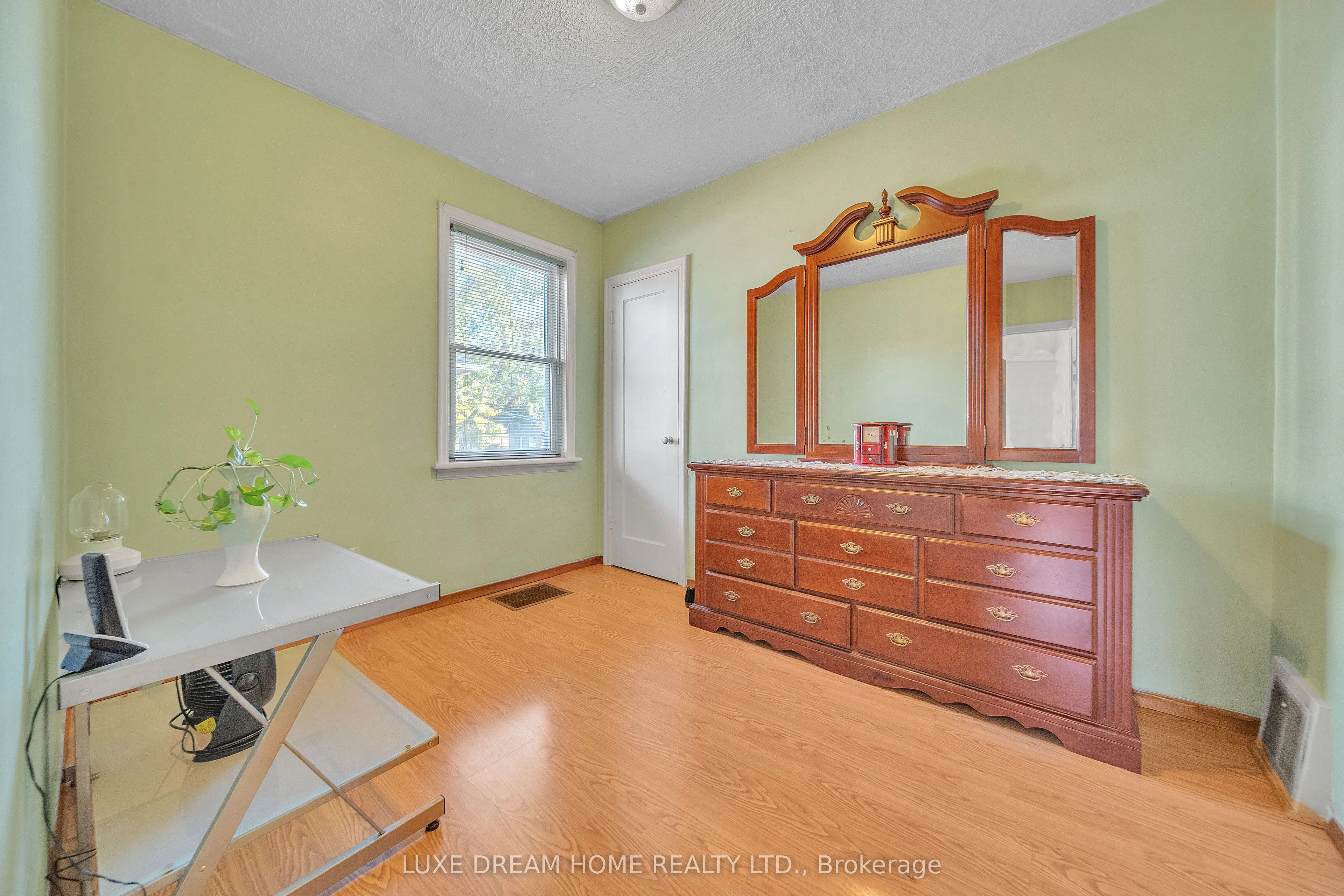 294 East 17th Street