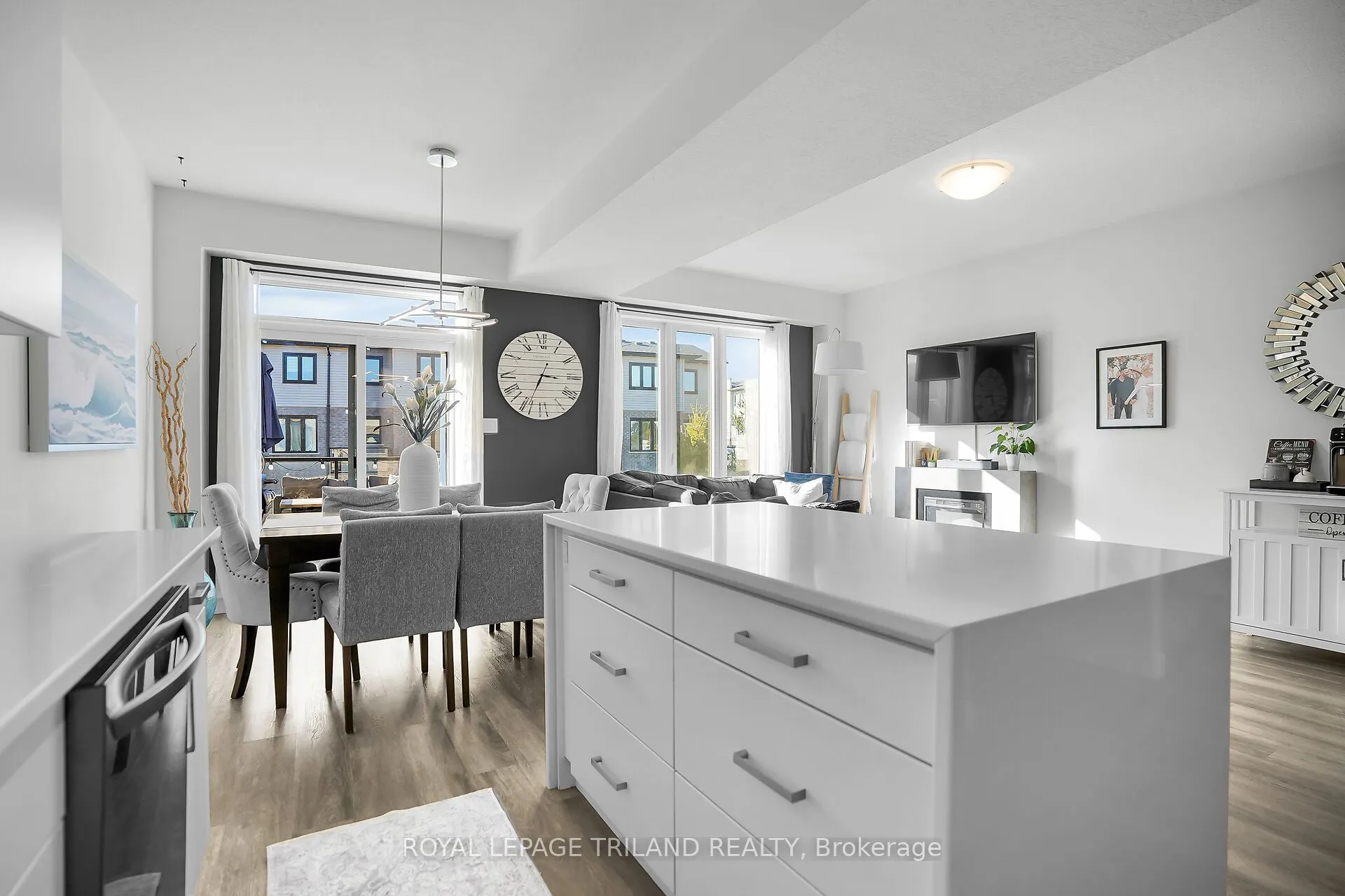 3380 Singleton Avenue, #39