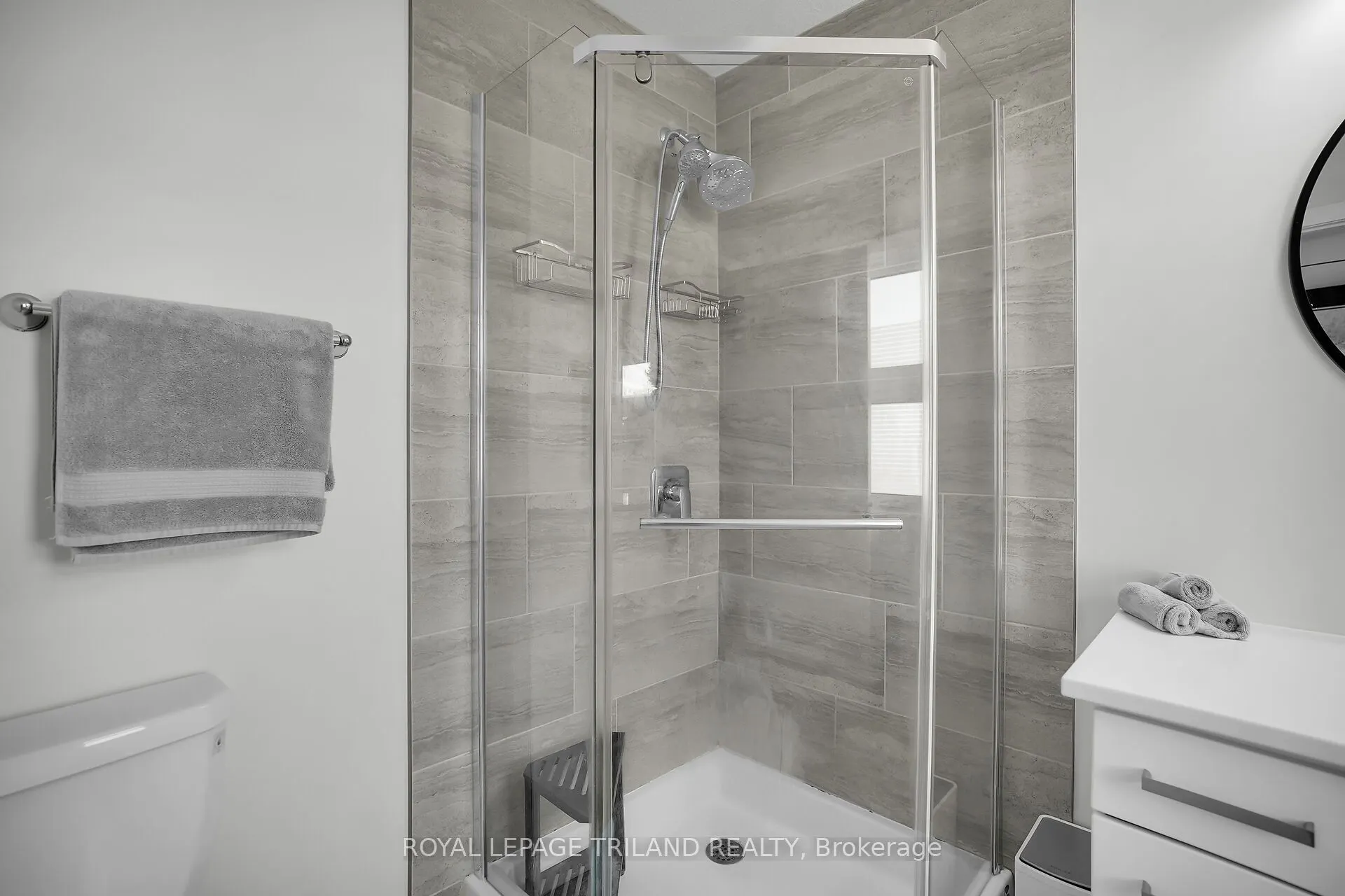 3380 Singleton Avenue, #39