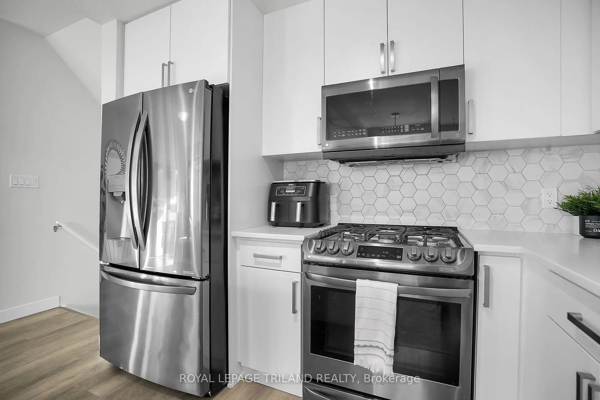 3380 Singleton Avenue, #39