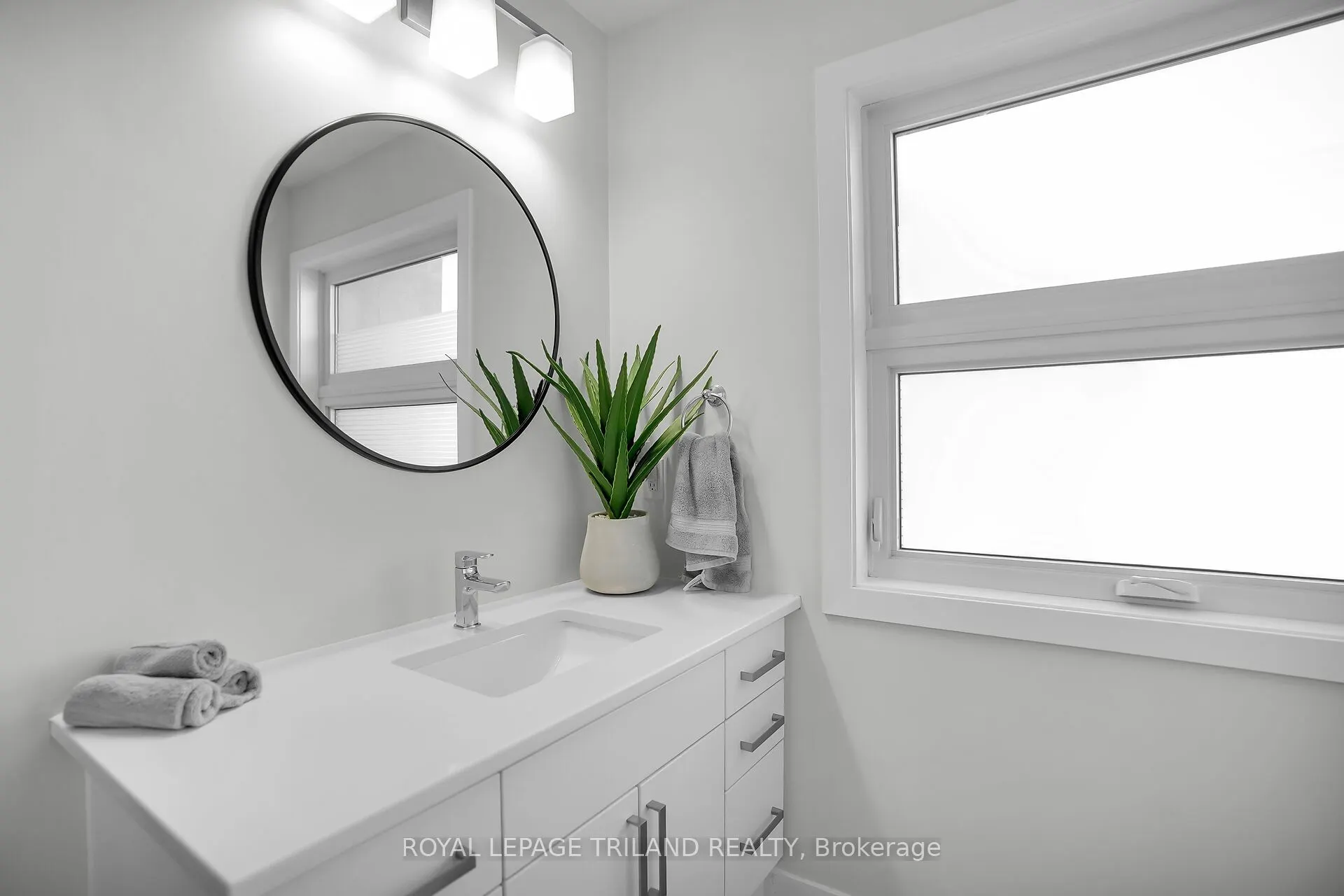 3380 Singleton Avenue, #39