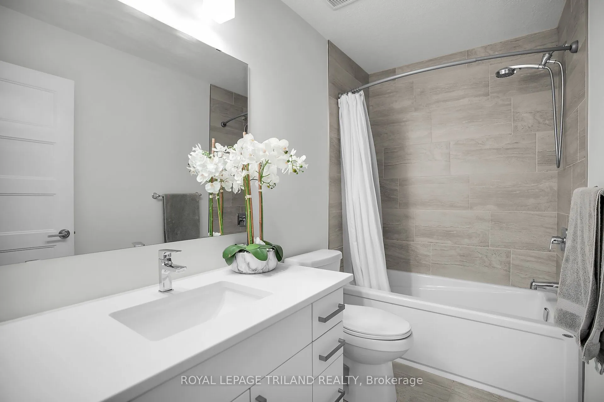 3380 Singleton Avenue, #39