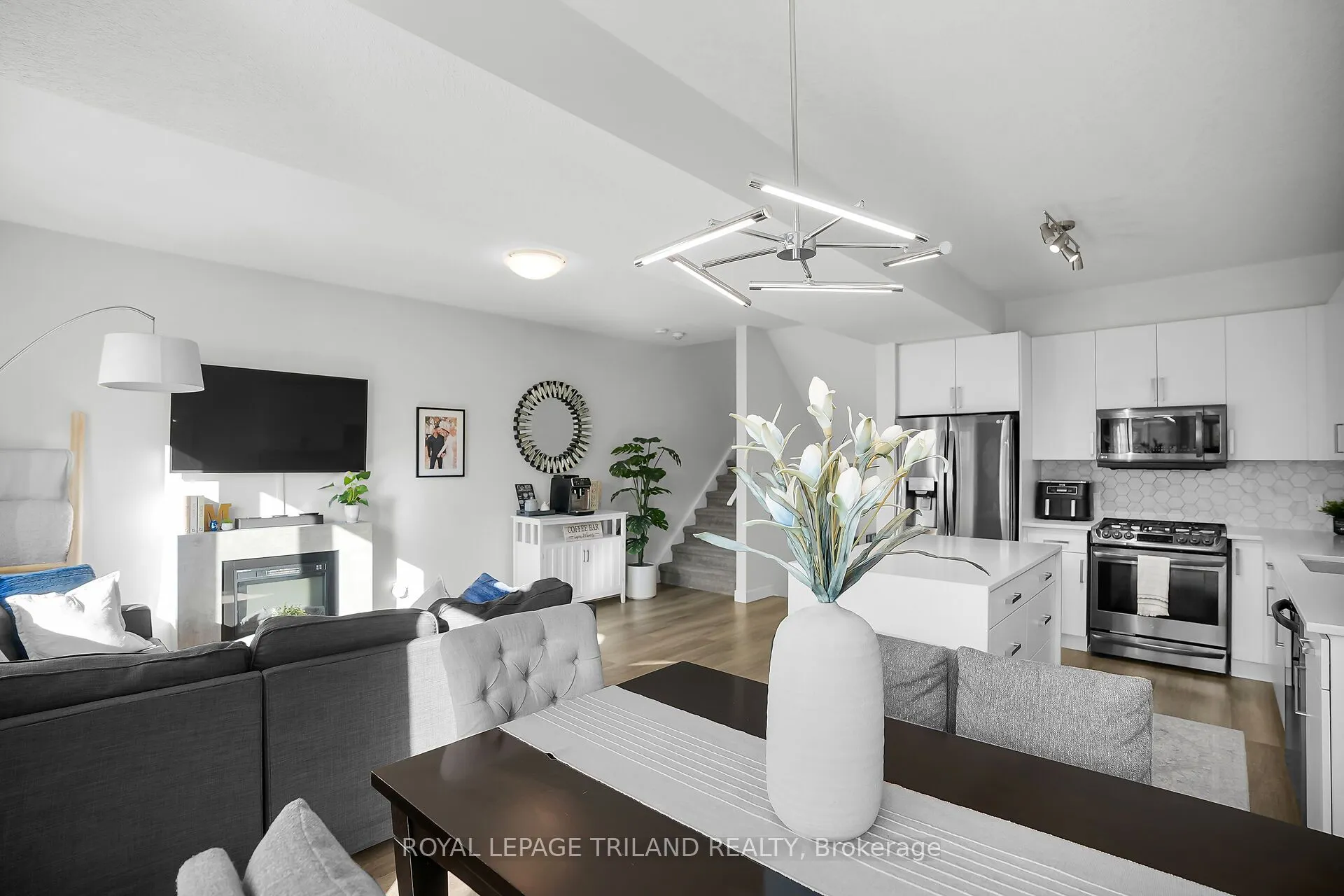 3380 Singleton Avenue, #39