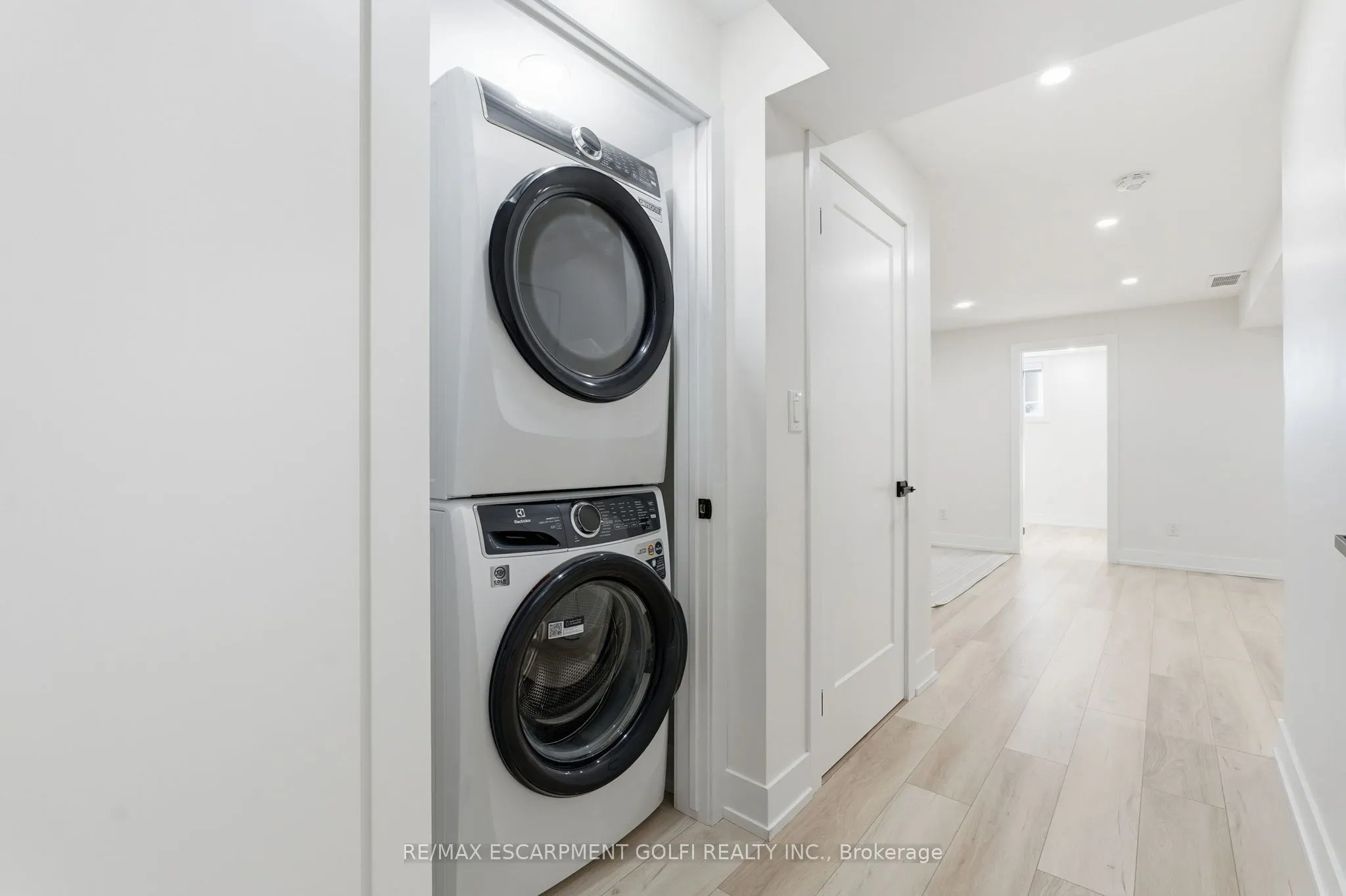 7403 Sherrilee Crescent