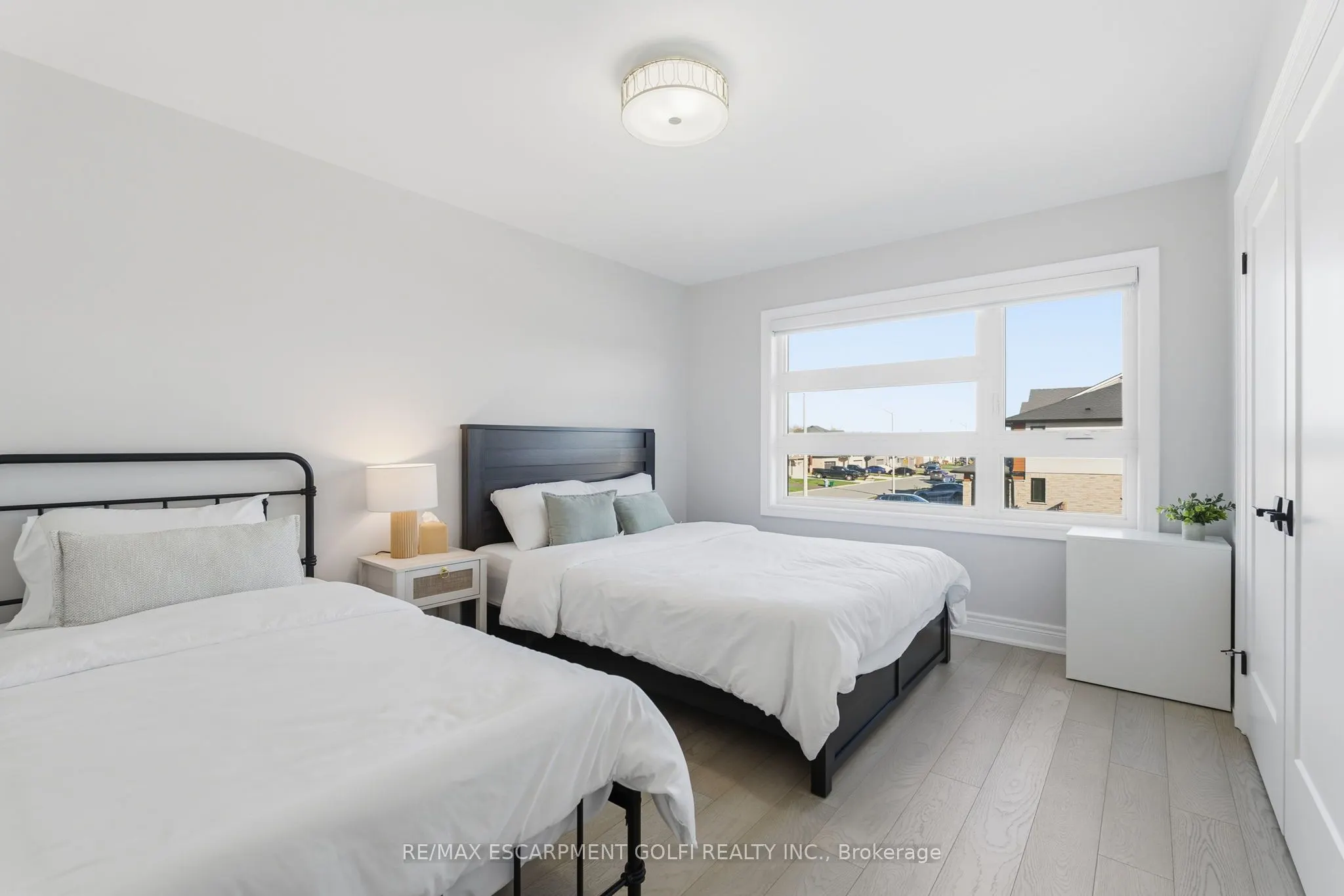 7403 Sherrilee Crescent