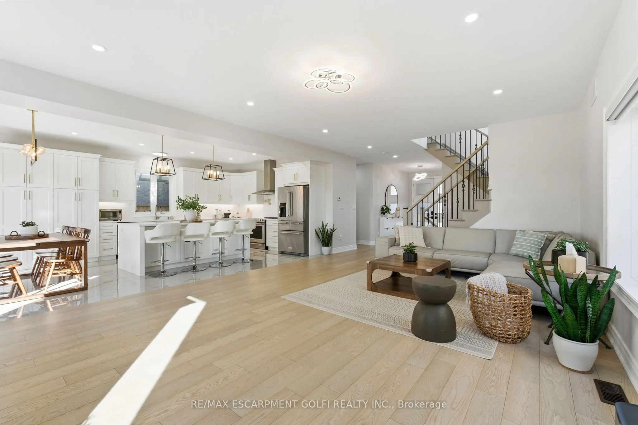 7403 Sherrilee Crescent