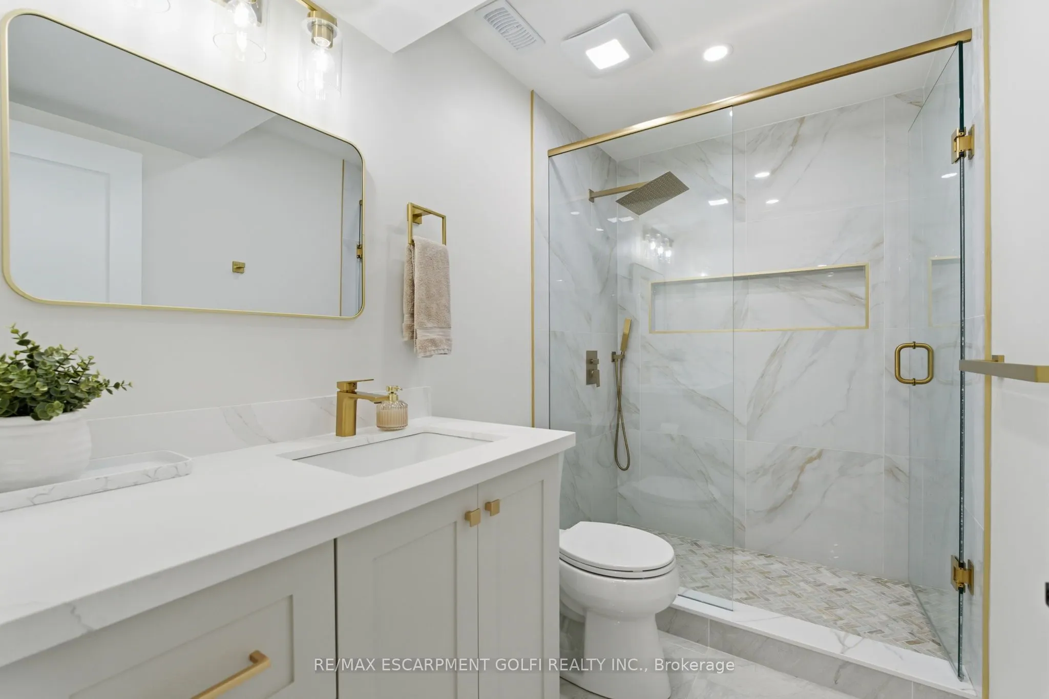 7403 Sherrilee Crescent