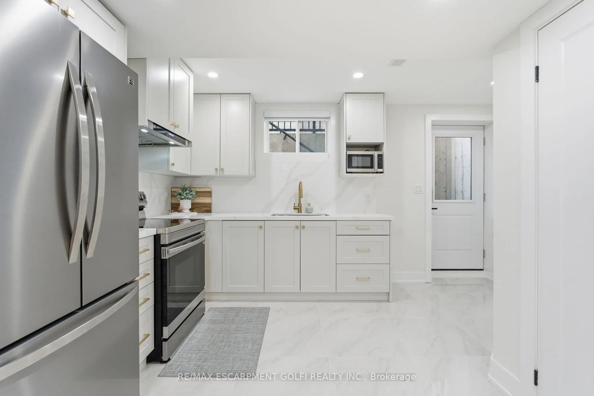 7403 Sherrilee Crescent