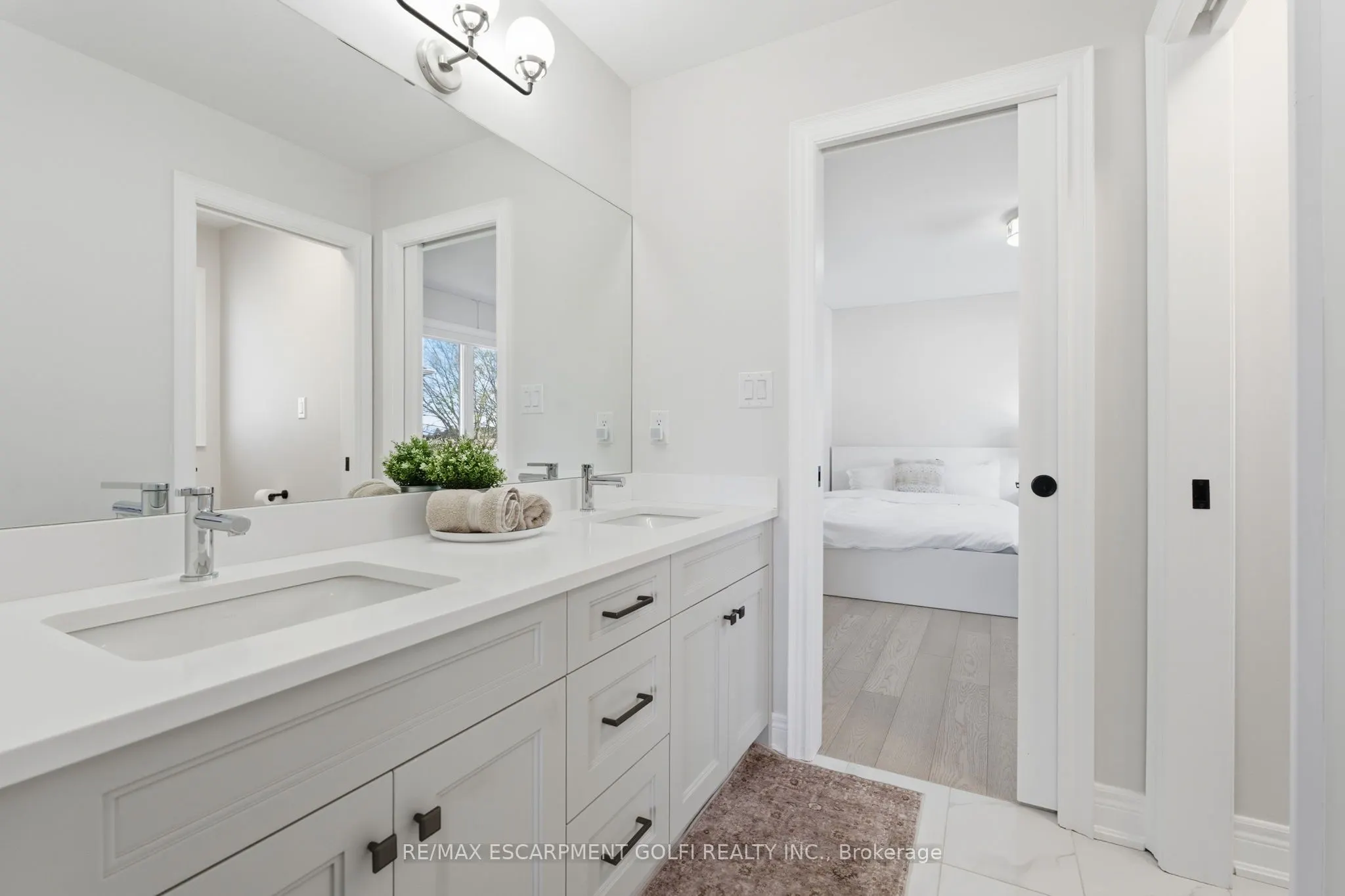 7403 Sherrilee Crescent