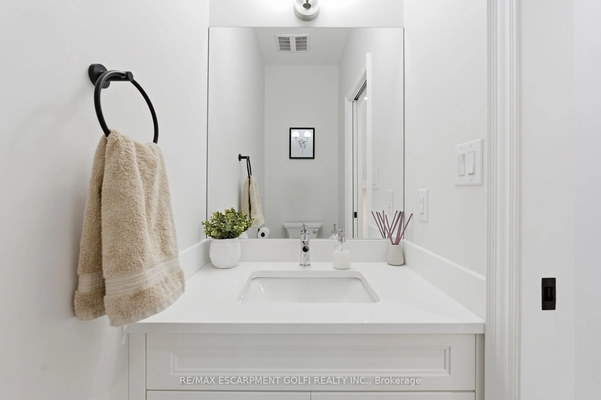 7403 Sherrilee Crescent