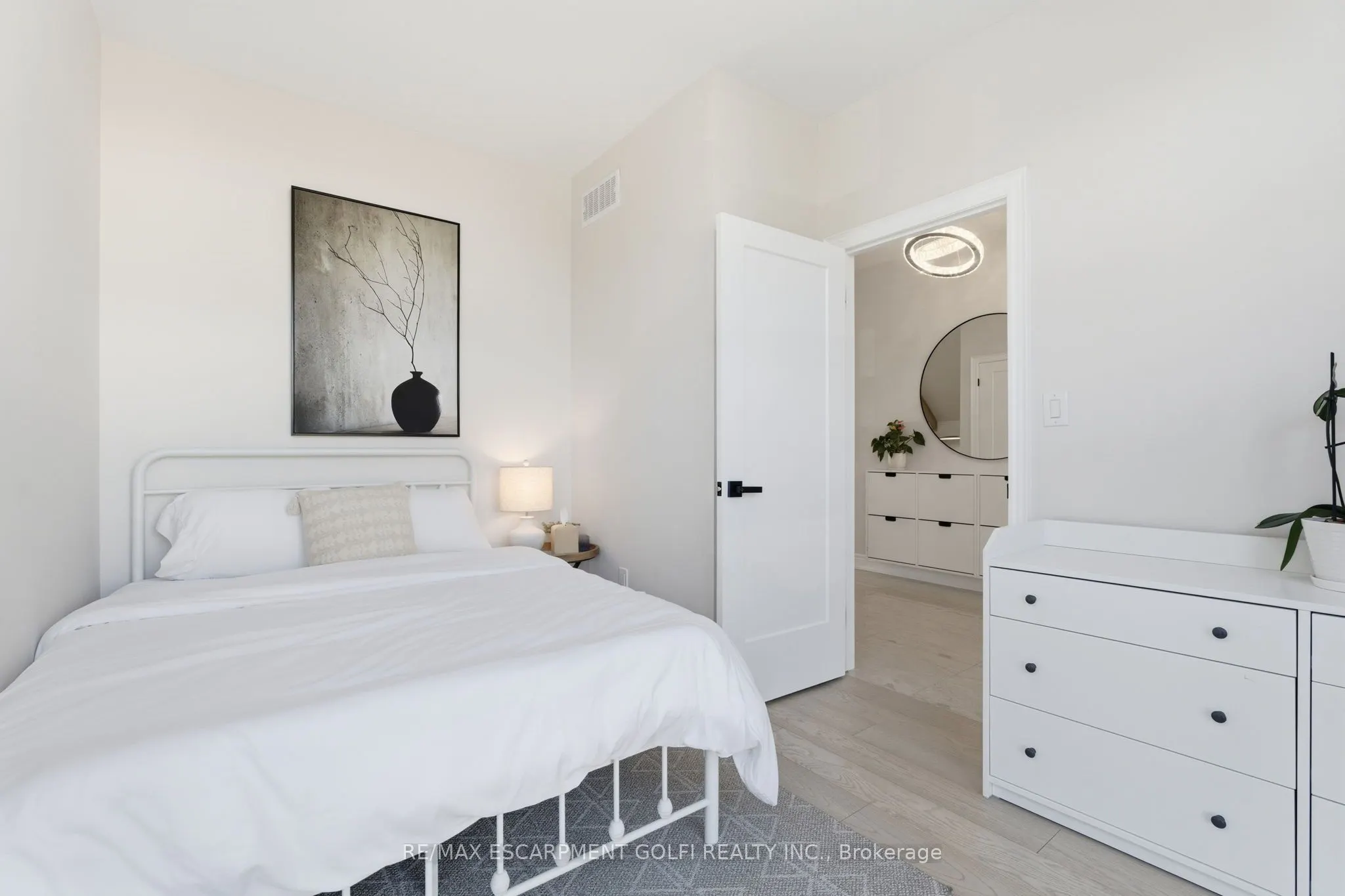 7403 Sherrilee Crescent