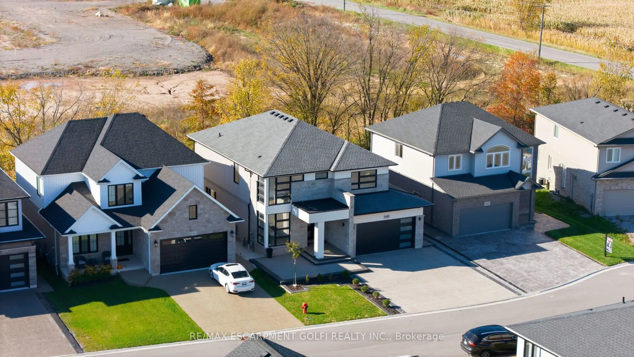 7403 Sherrilee Crescent