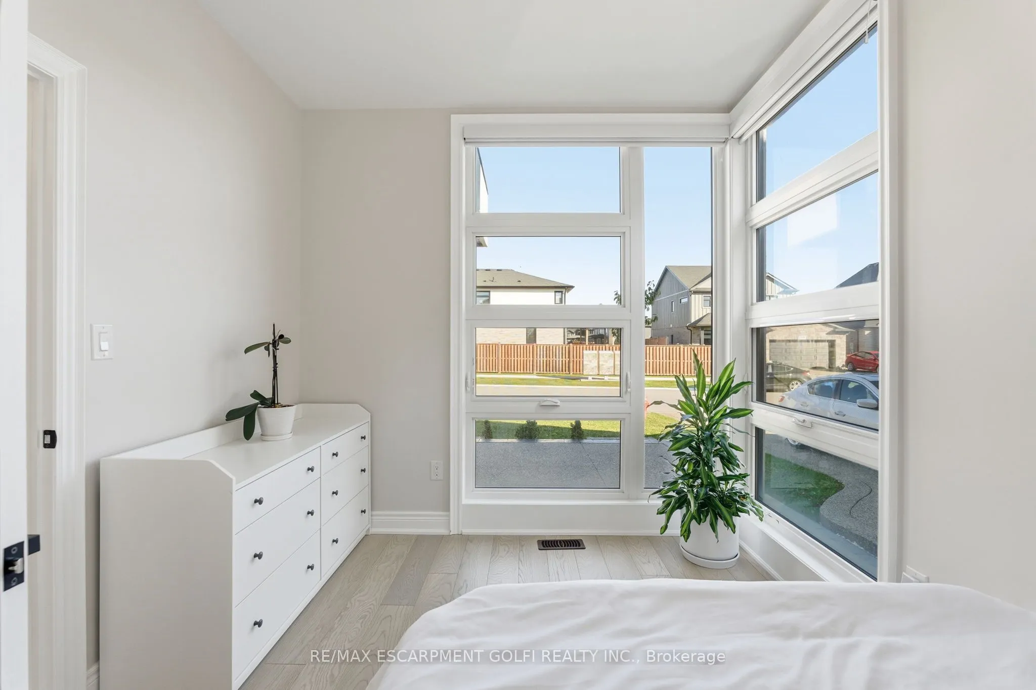 7403 Sherrilee Crescent