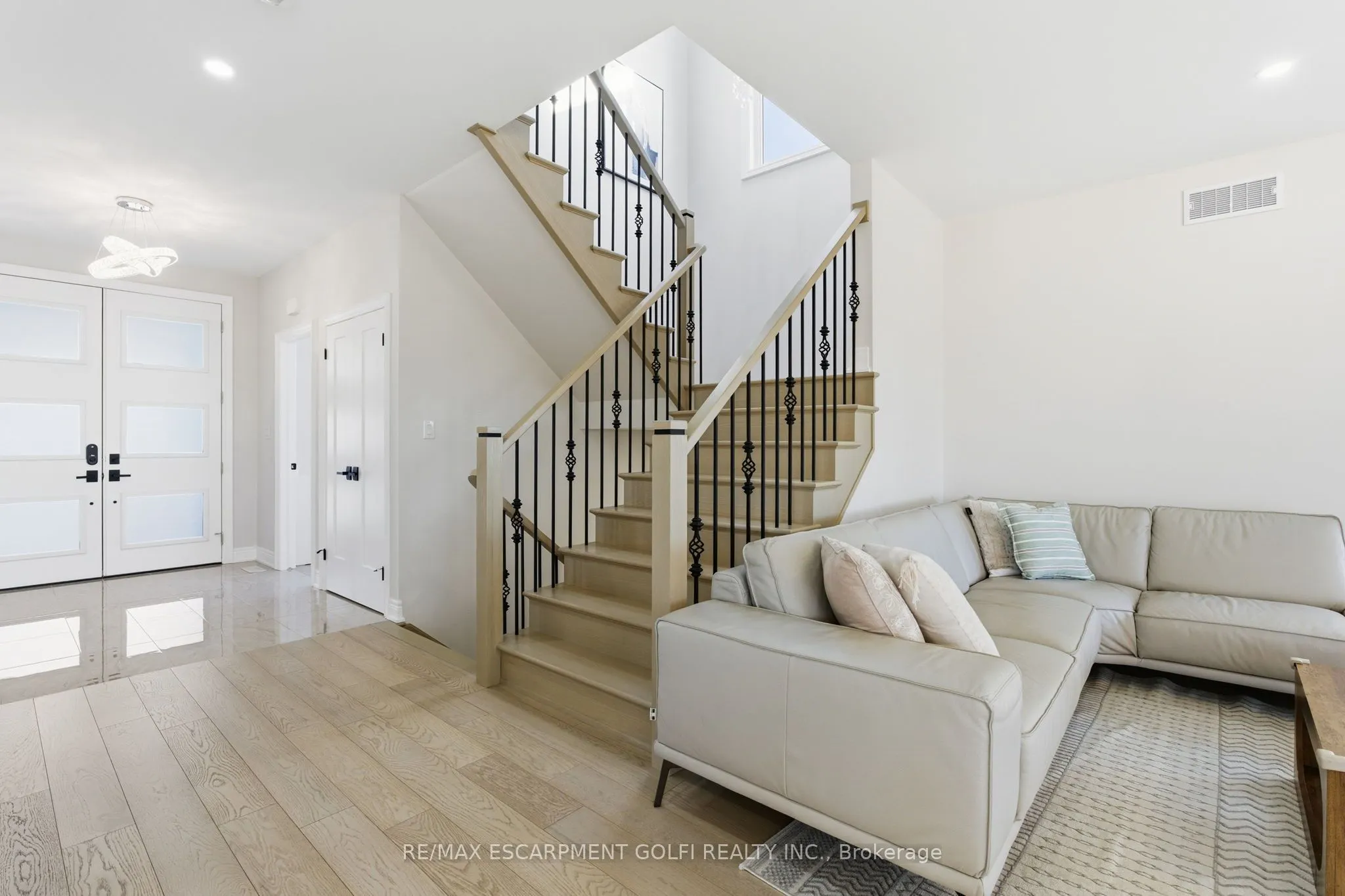 7403 Sherrilee Crescent