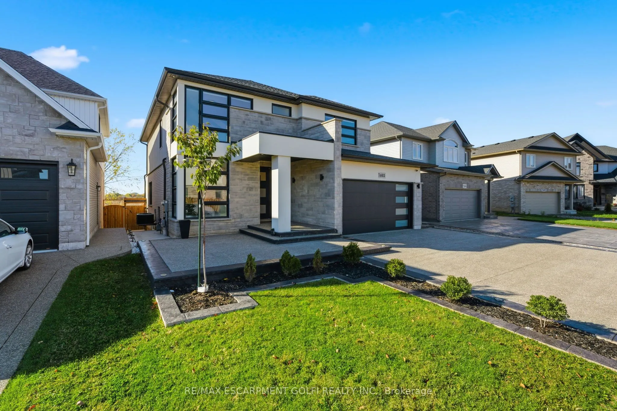 7403 Sherrilee Crescent