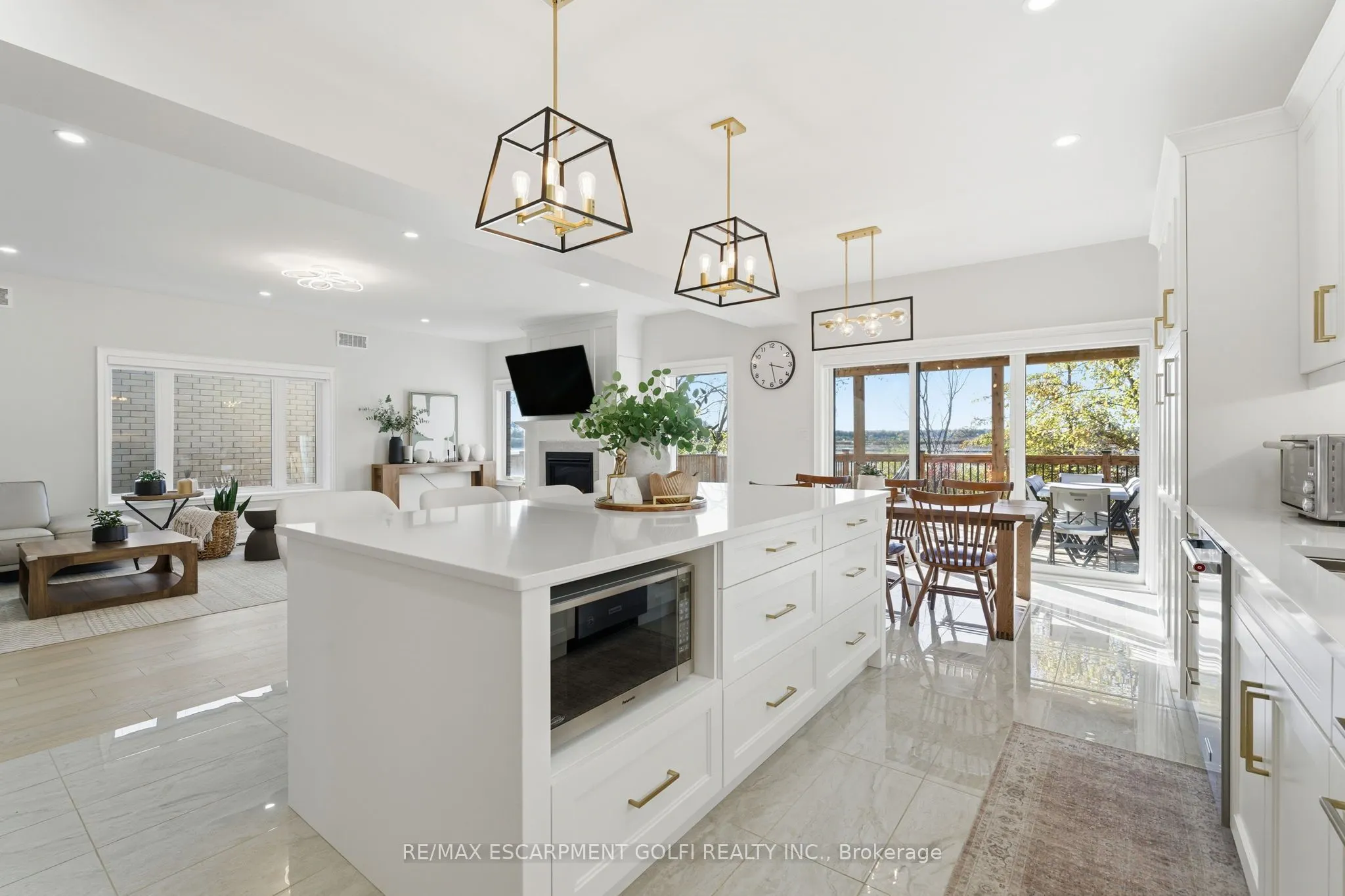 7403 Sherrilee Crescent