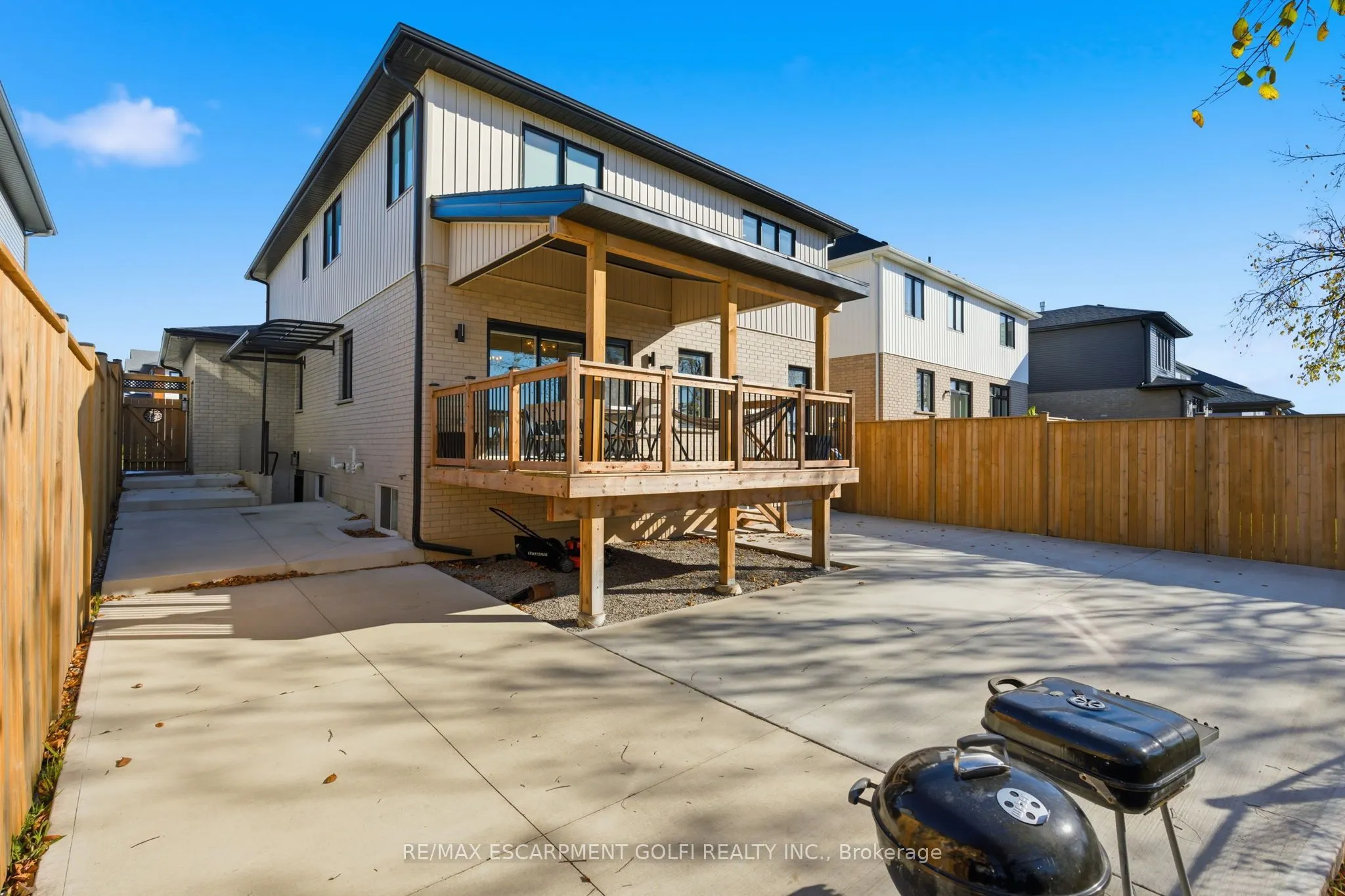 7403 Sherrilee Crescent