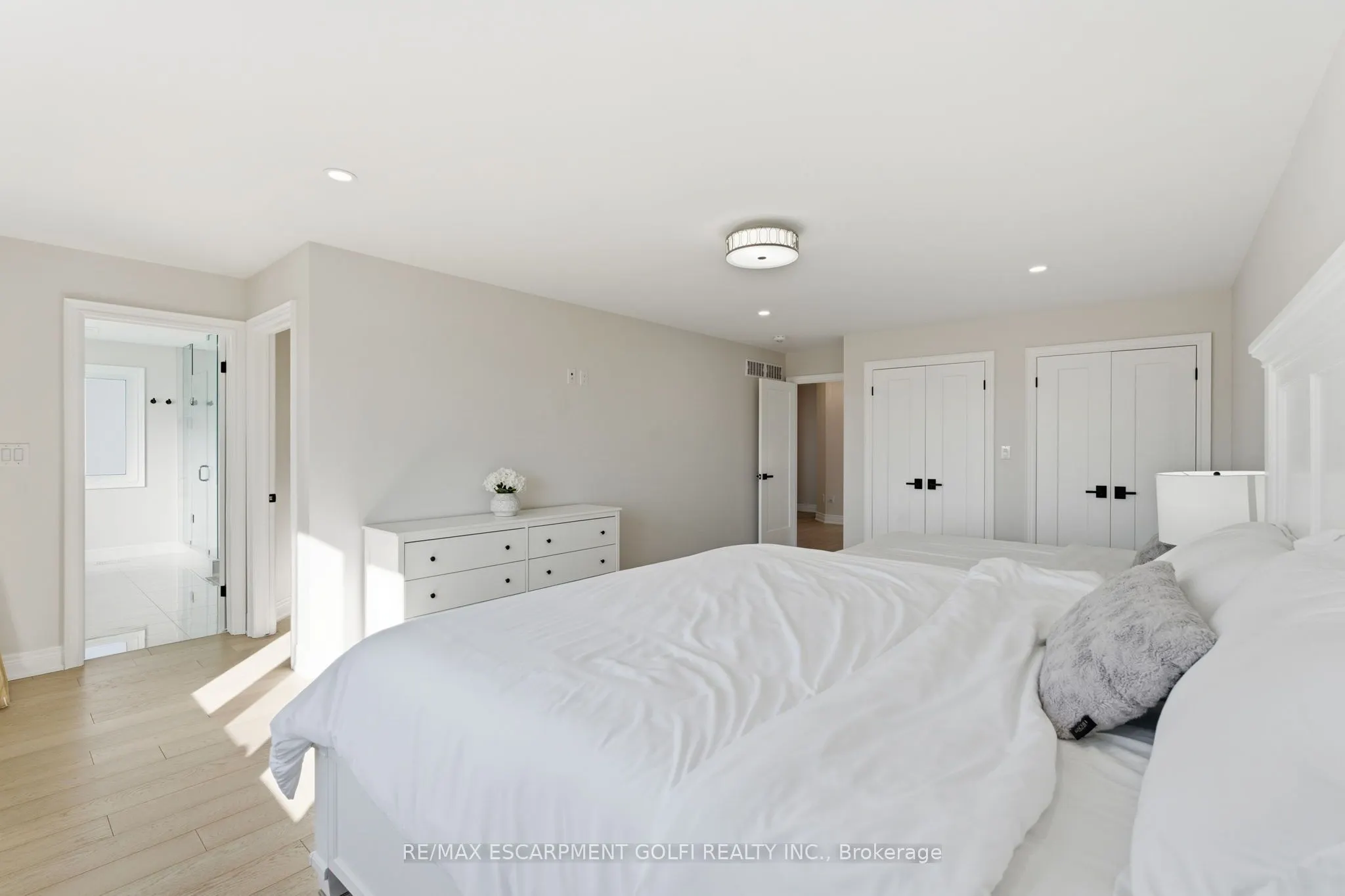 7403 Sherrilee Crescent