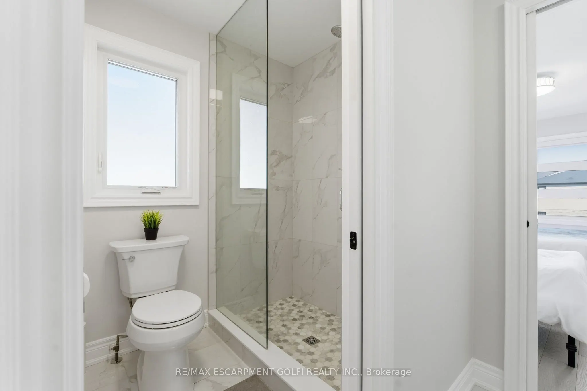 7403 Sherrilee Crescent