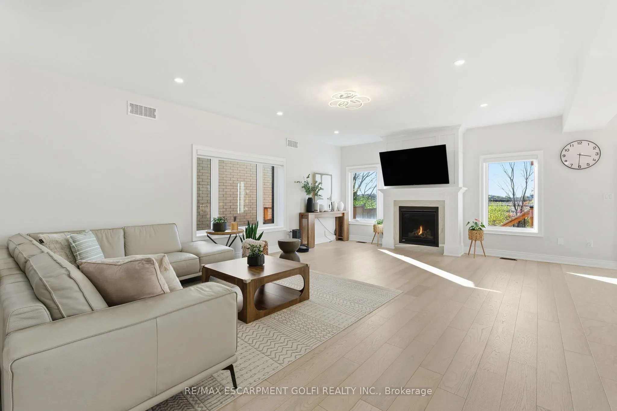 7403 Sherrilee Crescent