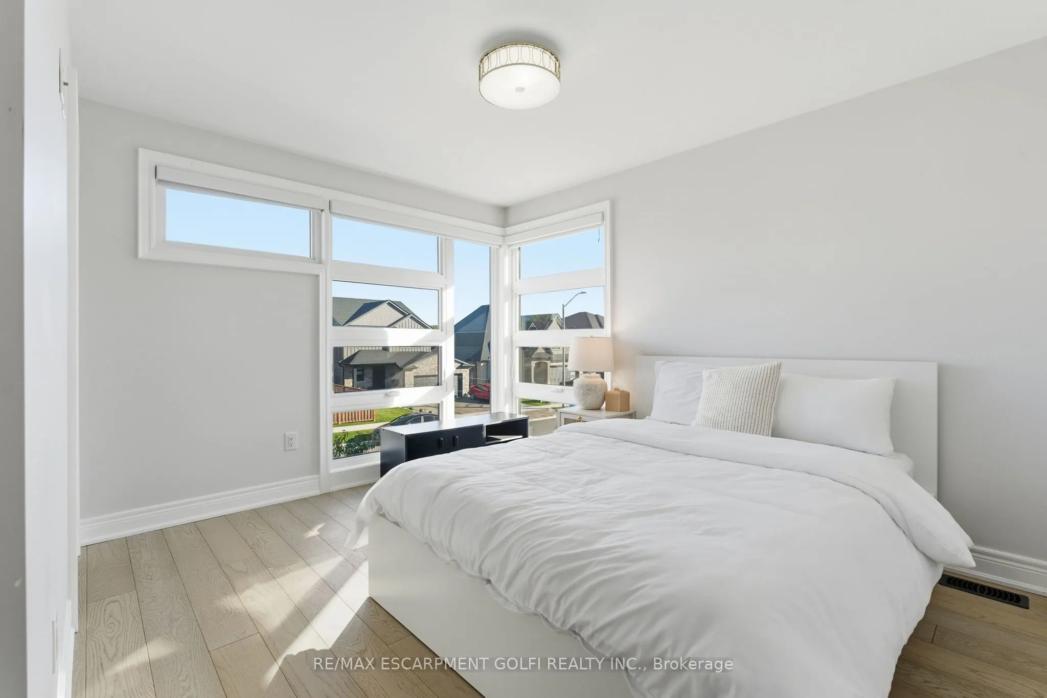 7403 Sherrilee Crescent